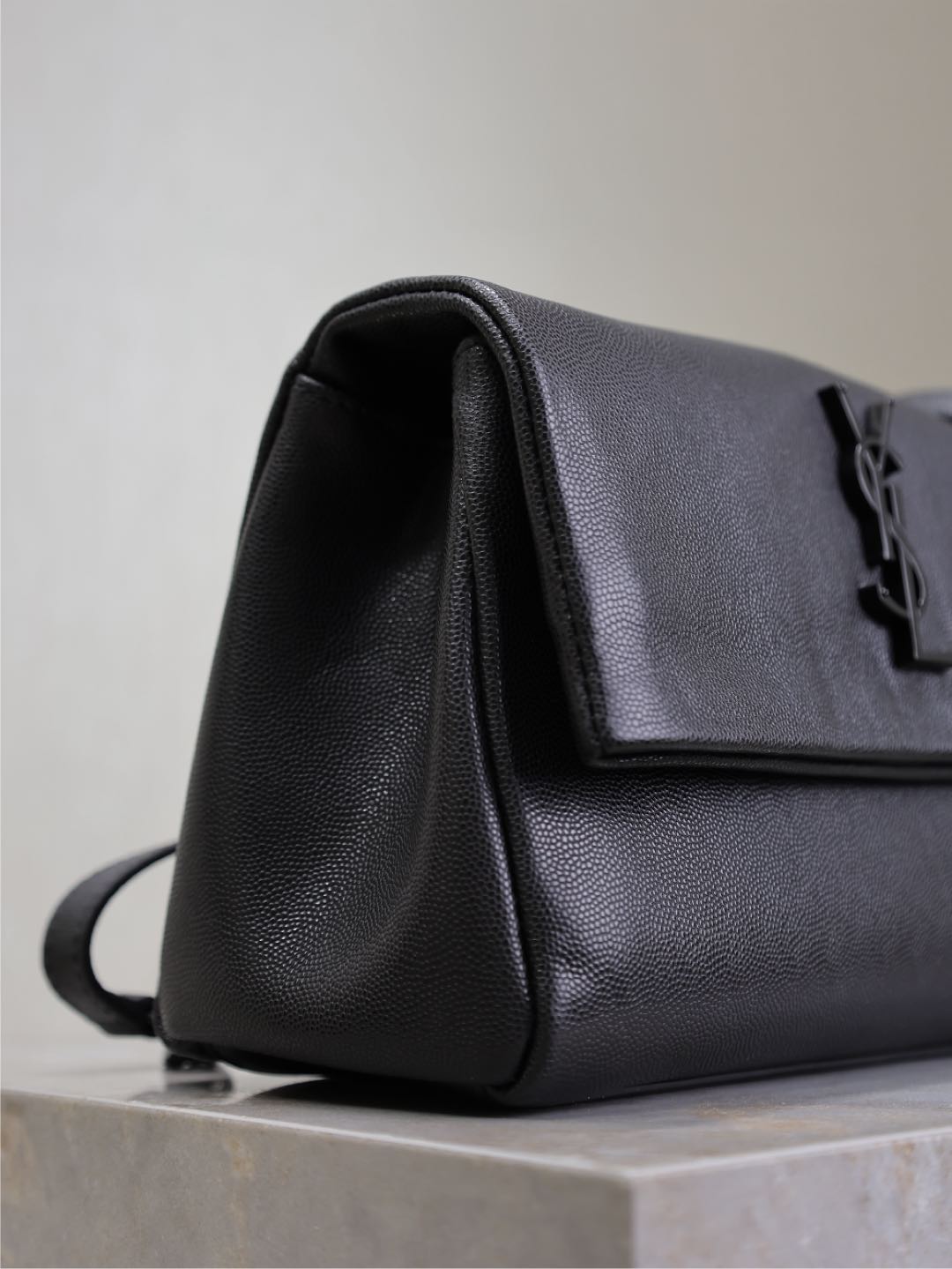 Yves Saint Laurent West Hollywood Chain Bag 738820