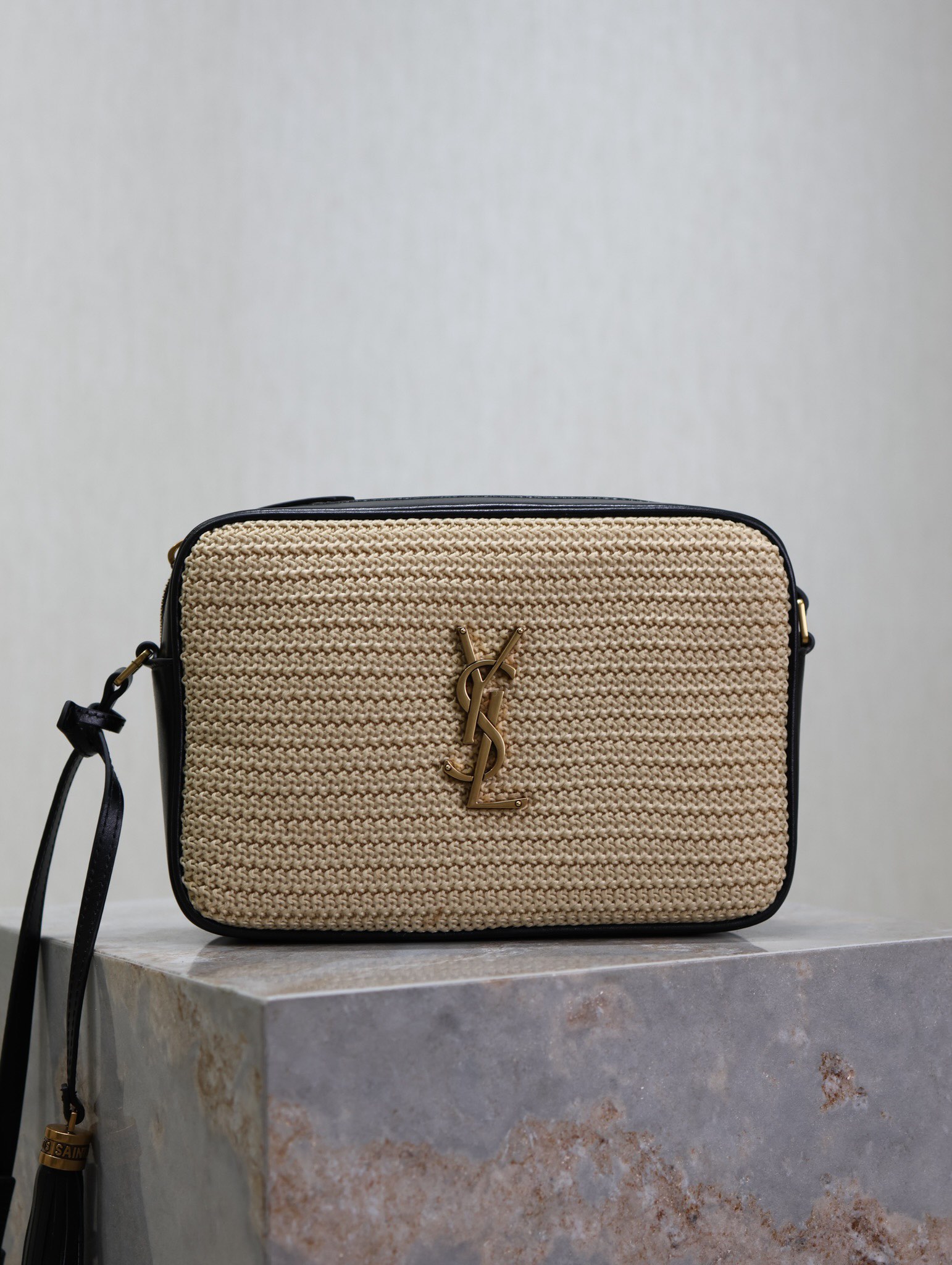 Yves Saint Laurent Lou Camera Bag 520534