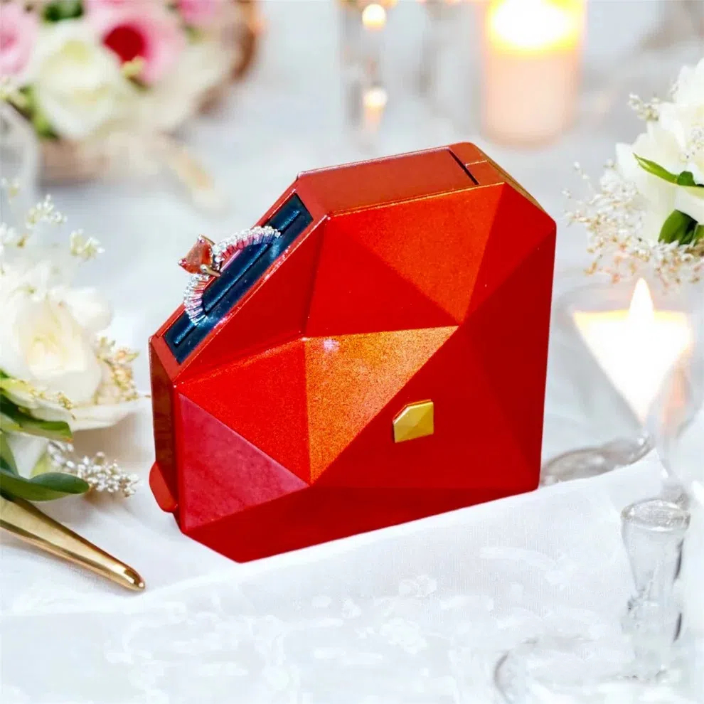 ❤️💍Elegant Heart Shaped Ring Box ♀️♀️(For Your Favorite Woman)