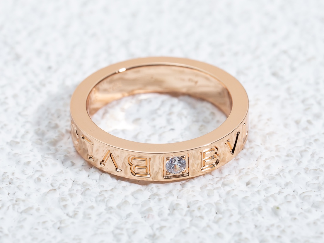 Bulgari letter logo ring