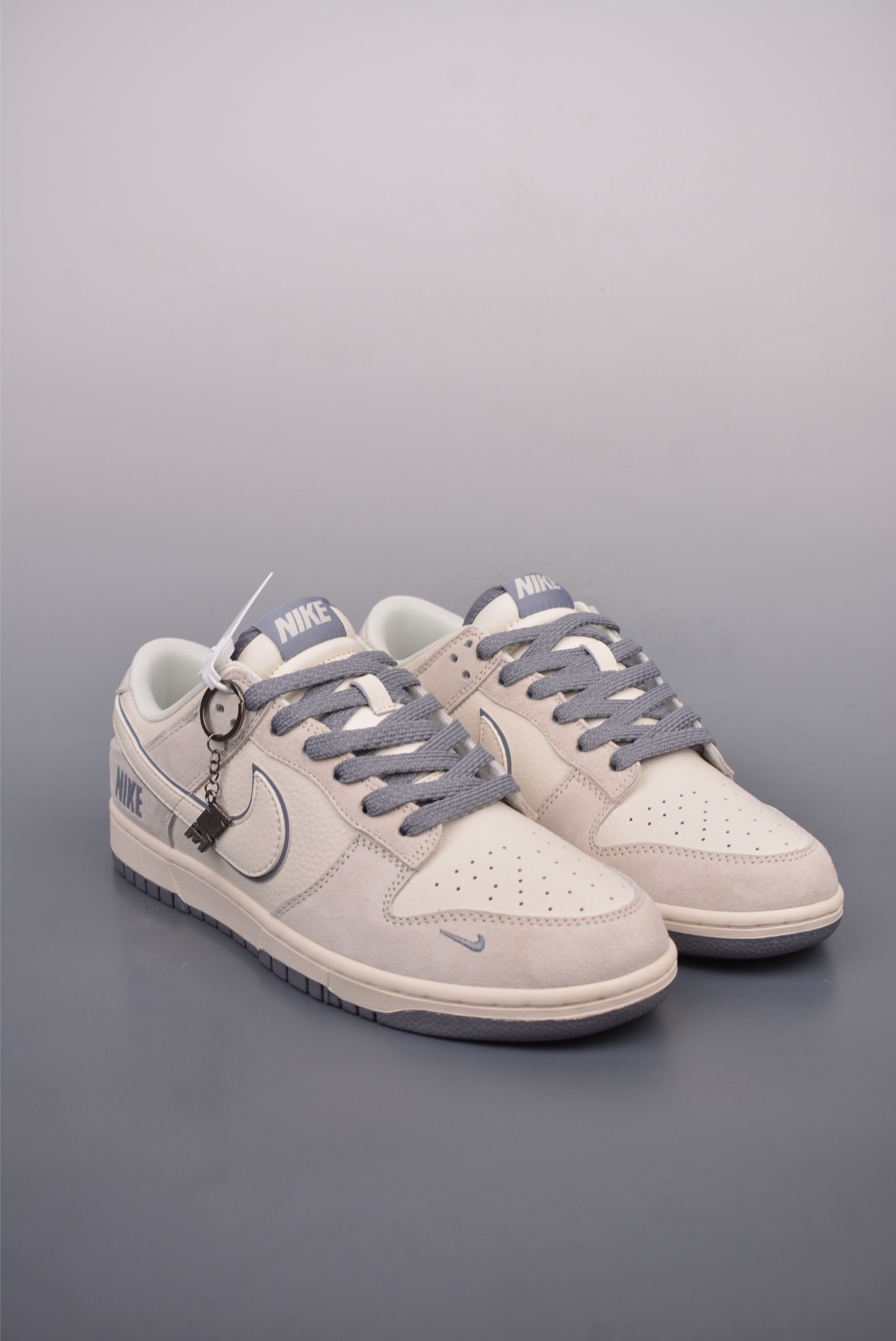 Nike By You SB Dunk Low Retro SP Off-White Dark Grey BB7518-022