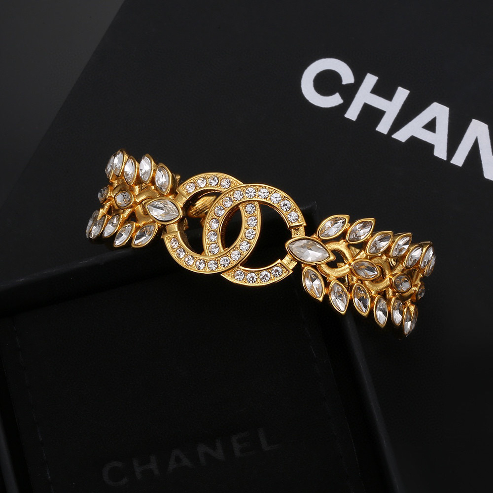 Chanel hollow diamond bracelet