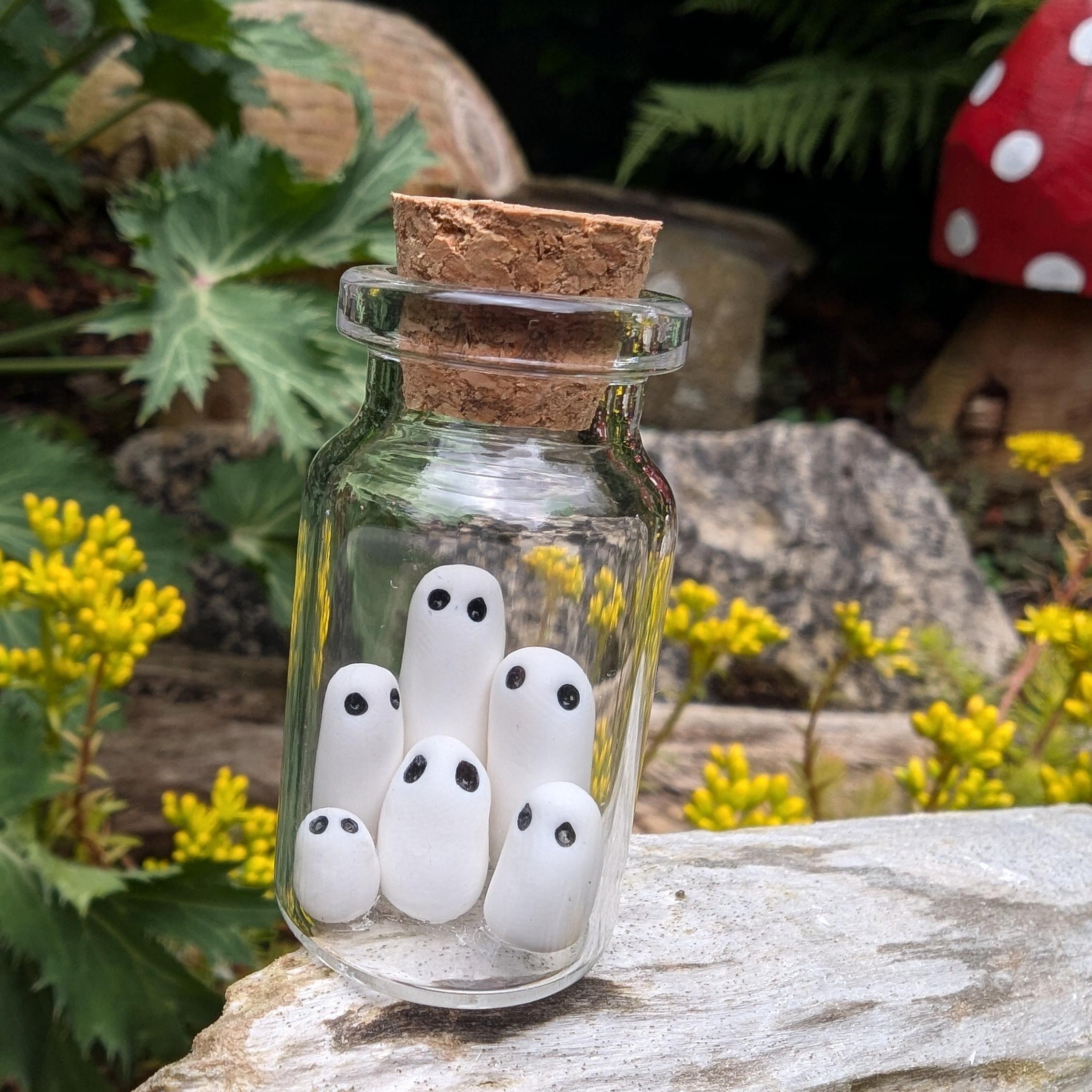A Family Of Captured Ghosts Jar | Halloween Spooky