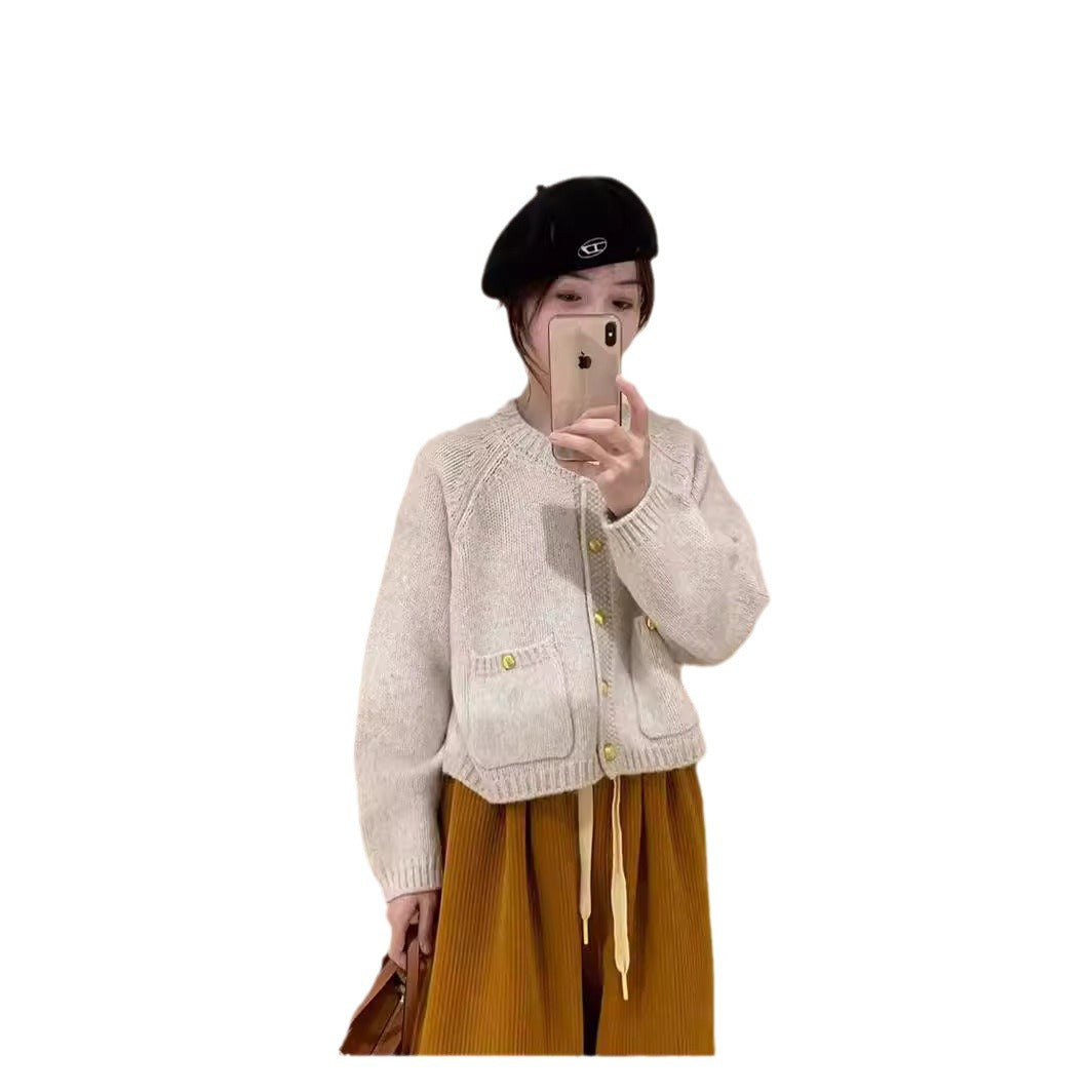 Loose Cropped Sweater Coat – Western Style with a Youthful Look