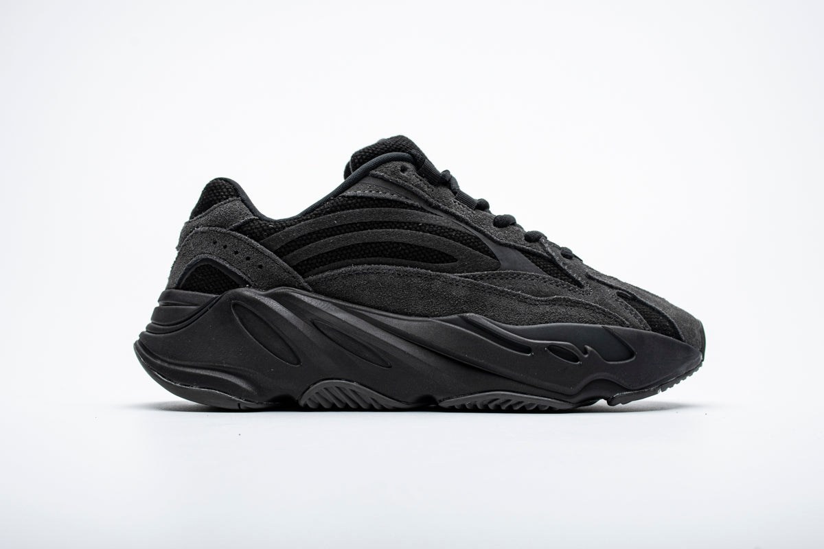 700V2