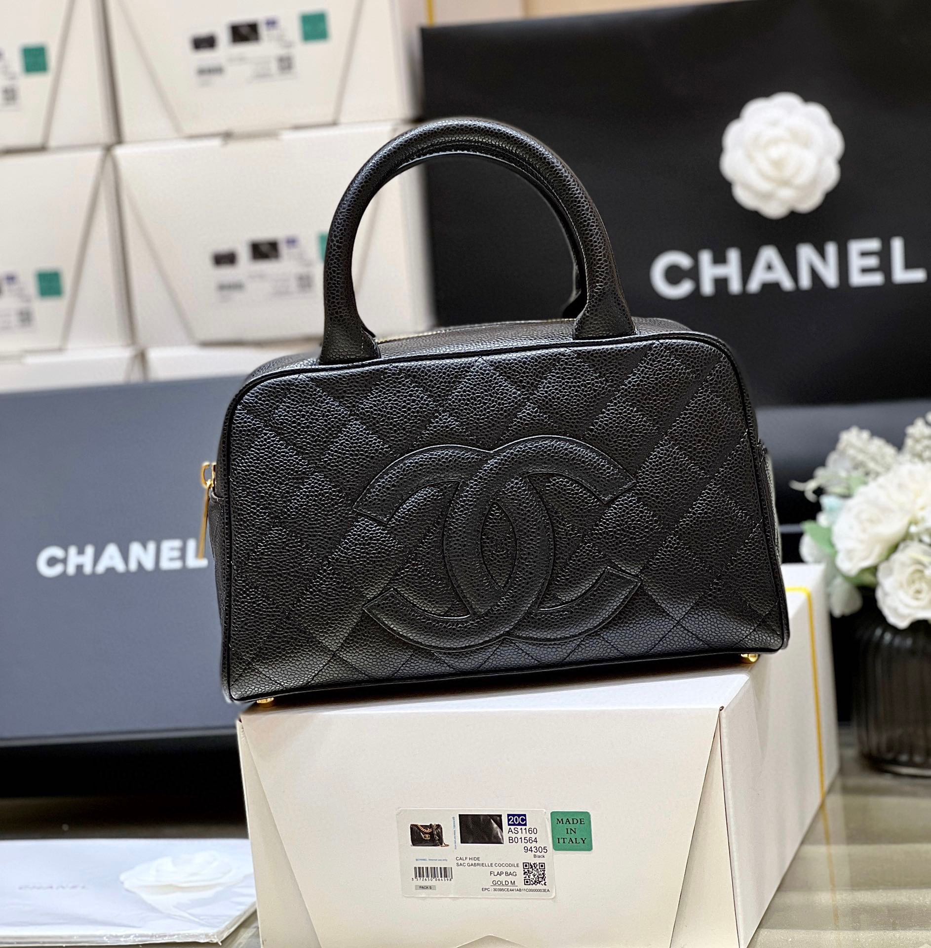 Chanel Vintage Bowling Bag 20996