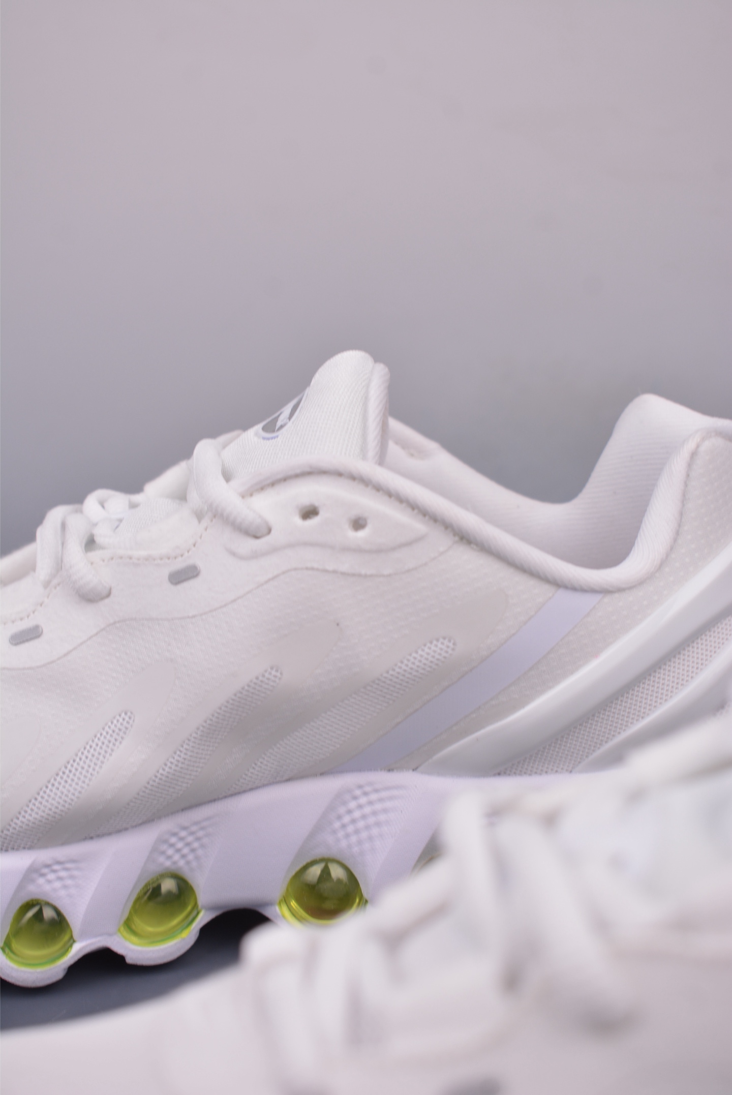 Nike Air Max DN8 running shoes White Green FQ7860-038