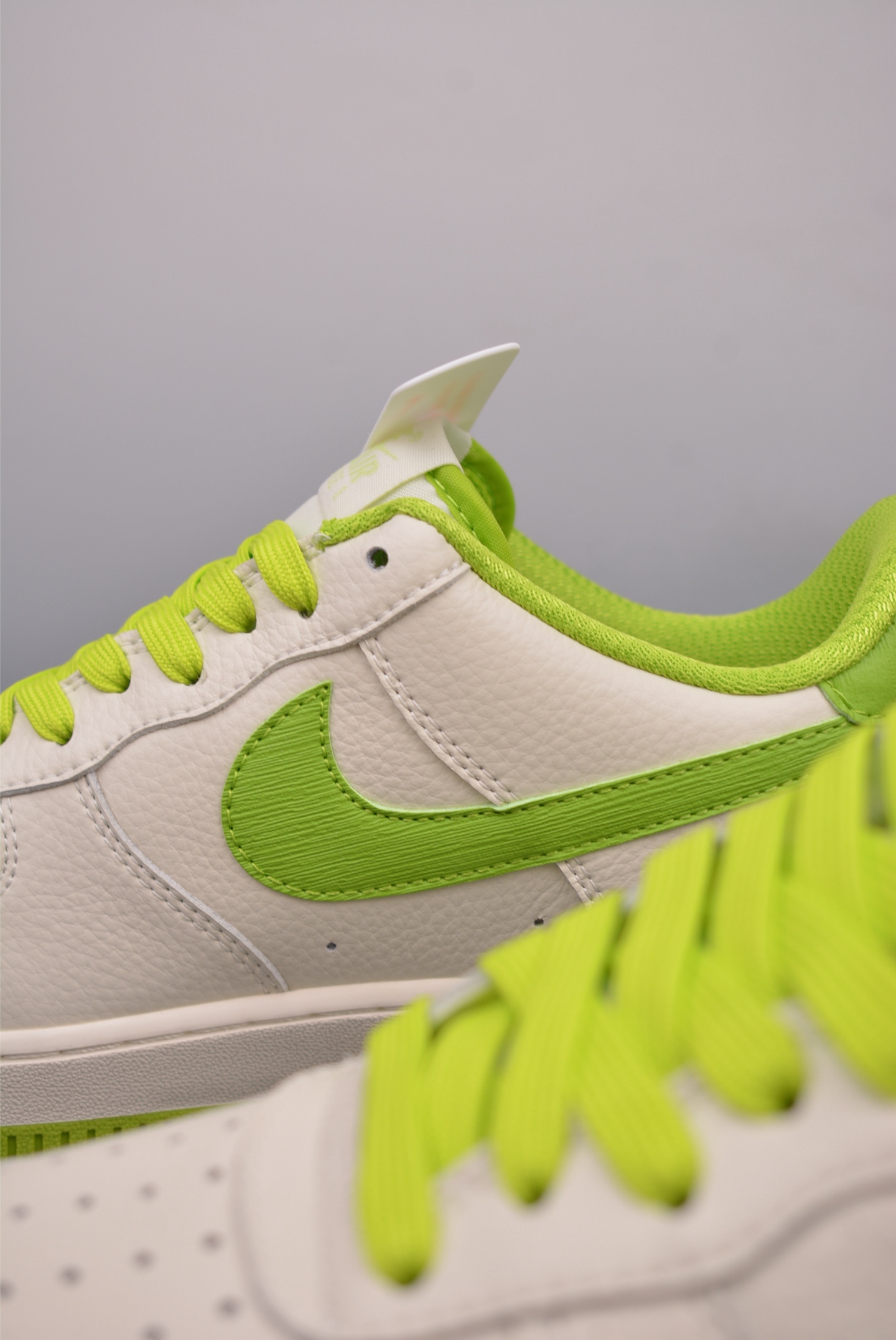 Nike By You Air Force 1'07 Low Retro SP Leather Off-White Green PR0026-312