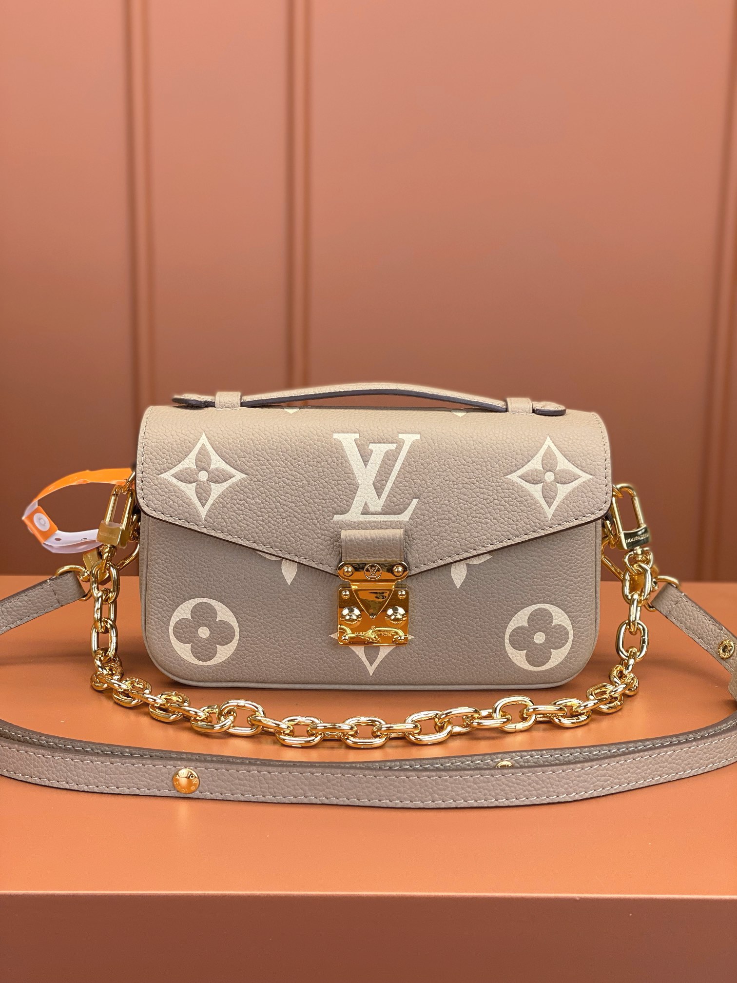 Louis Vuitton POCHETTE MÉTIS EAST WEST Bag M23081