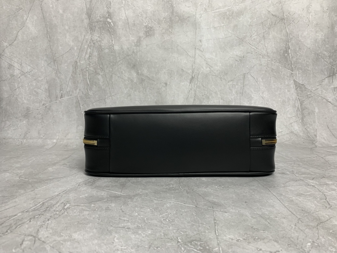 Miu Miu Brown Leather Briefcase 5BB117