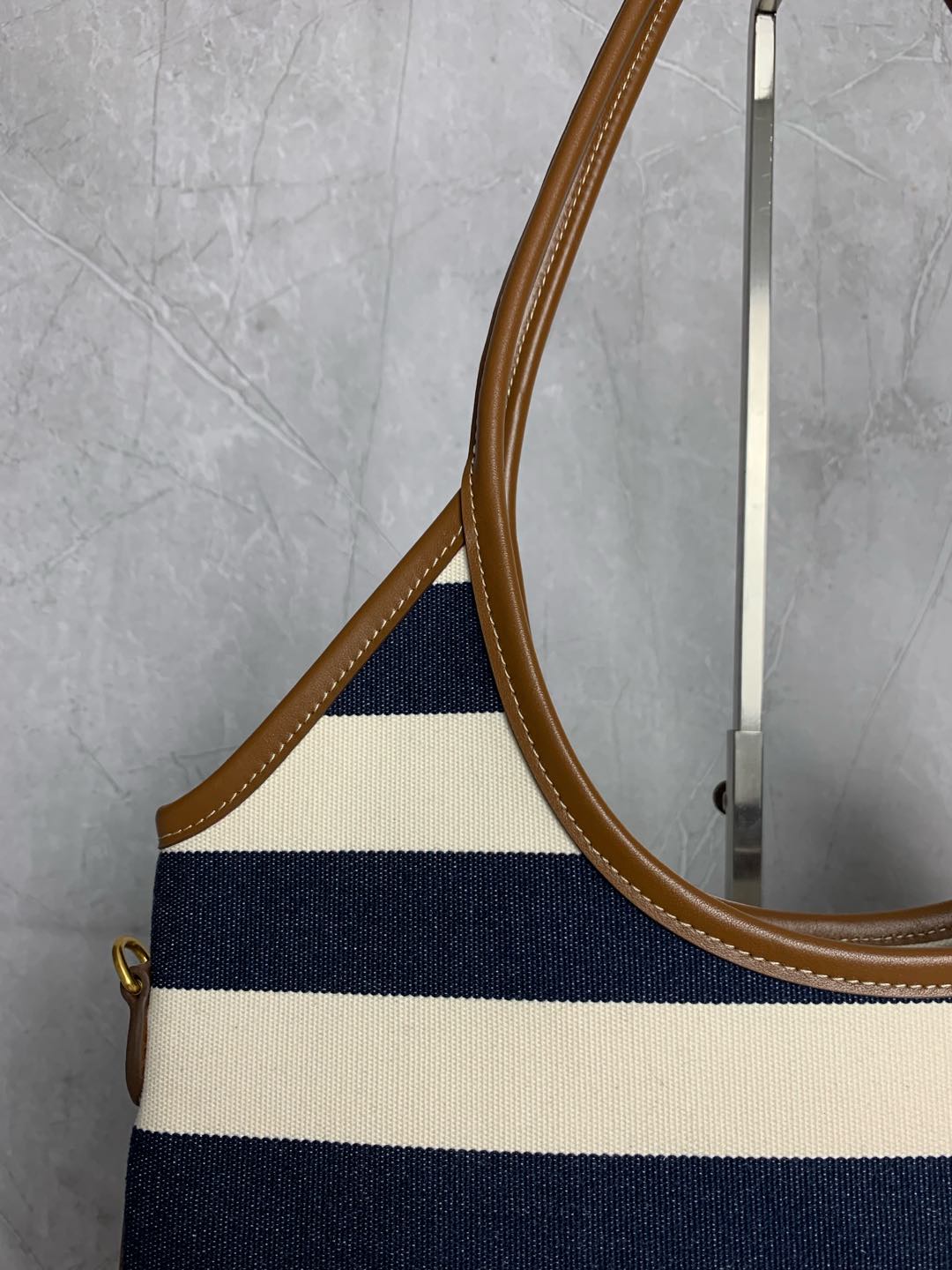 Miu Miu Vertical Tote Bag 5BG231