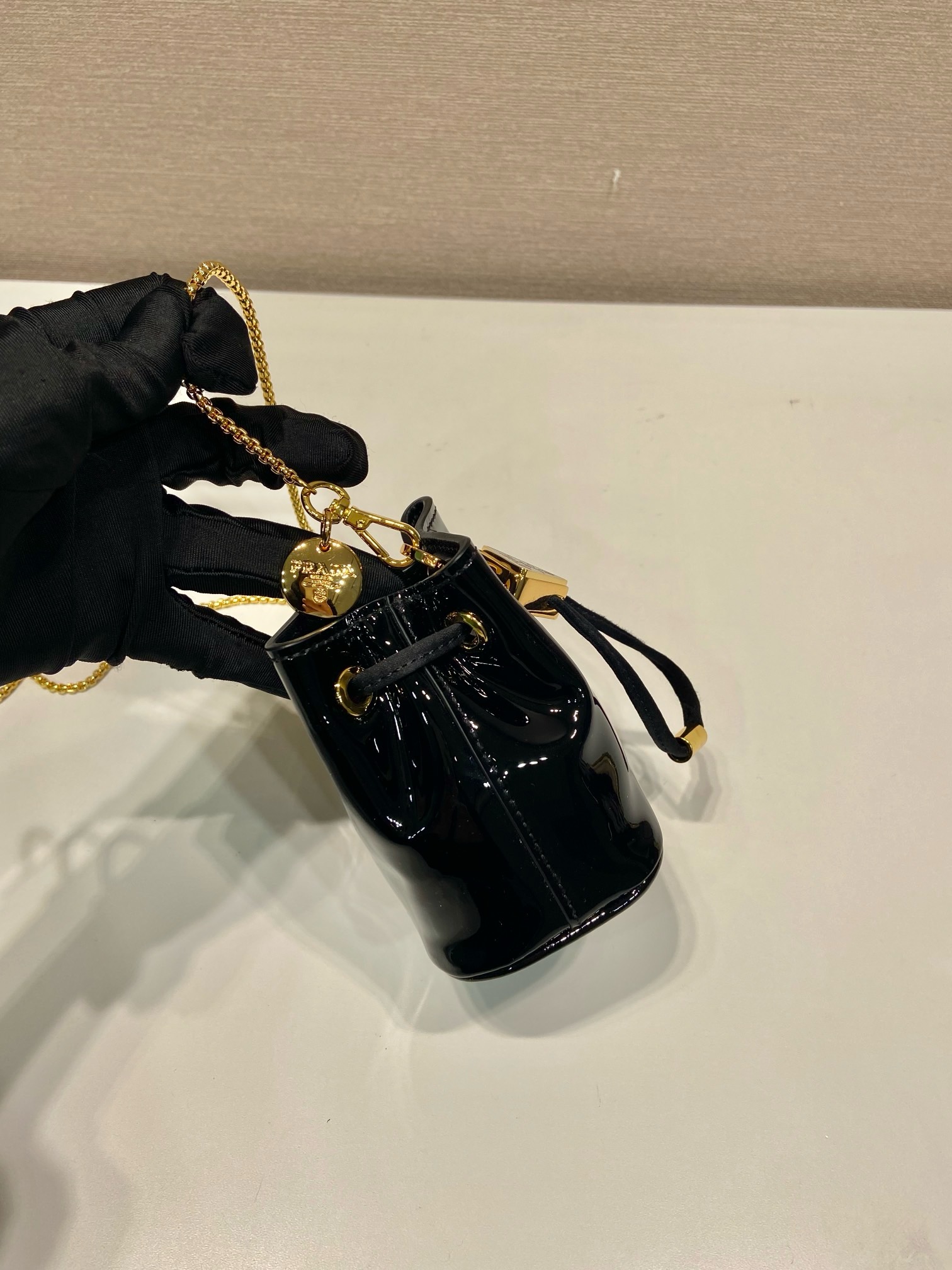 Prada patent leather small bucket 1NR016