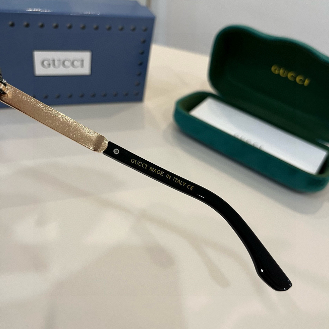 Gucci Round Frame Sunglasses