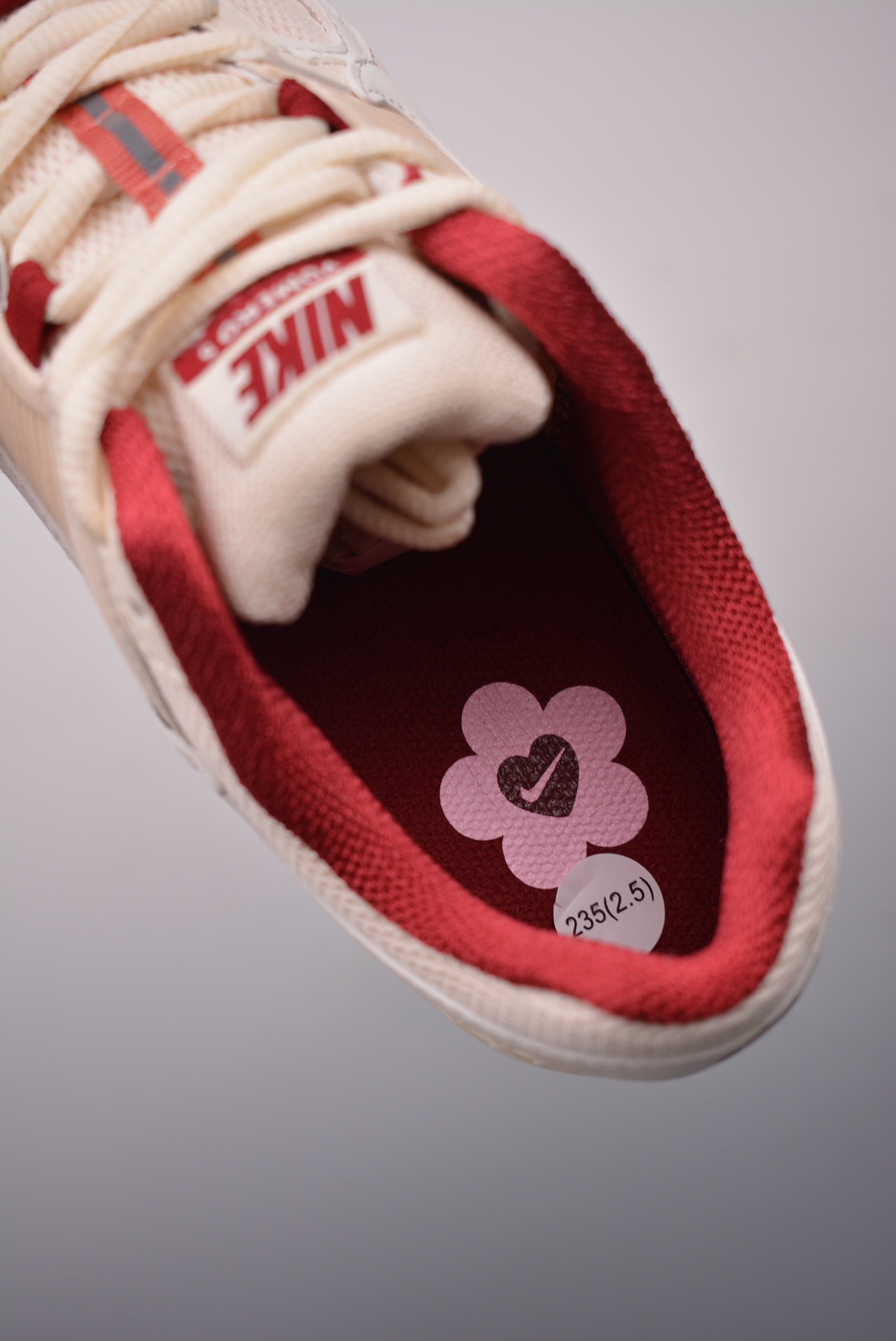 Nike Zoom Vomero 5 Valentine's Day HF0737-111