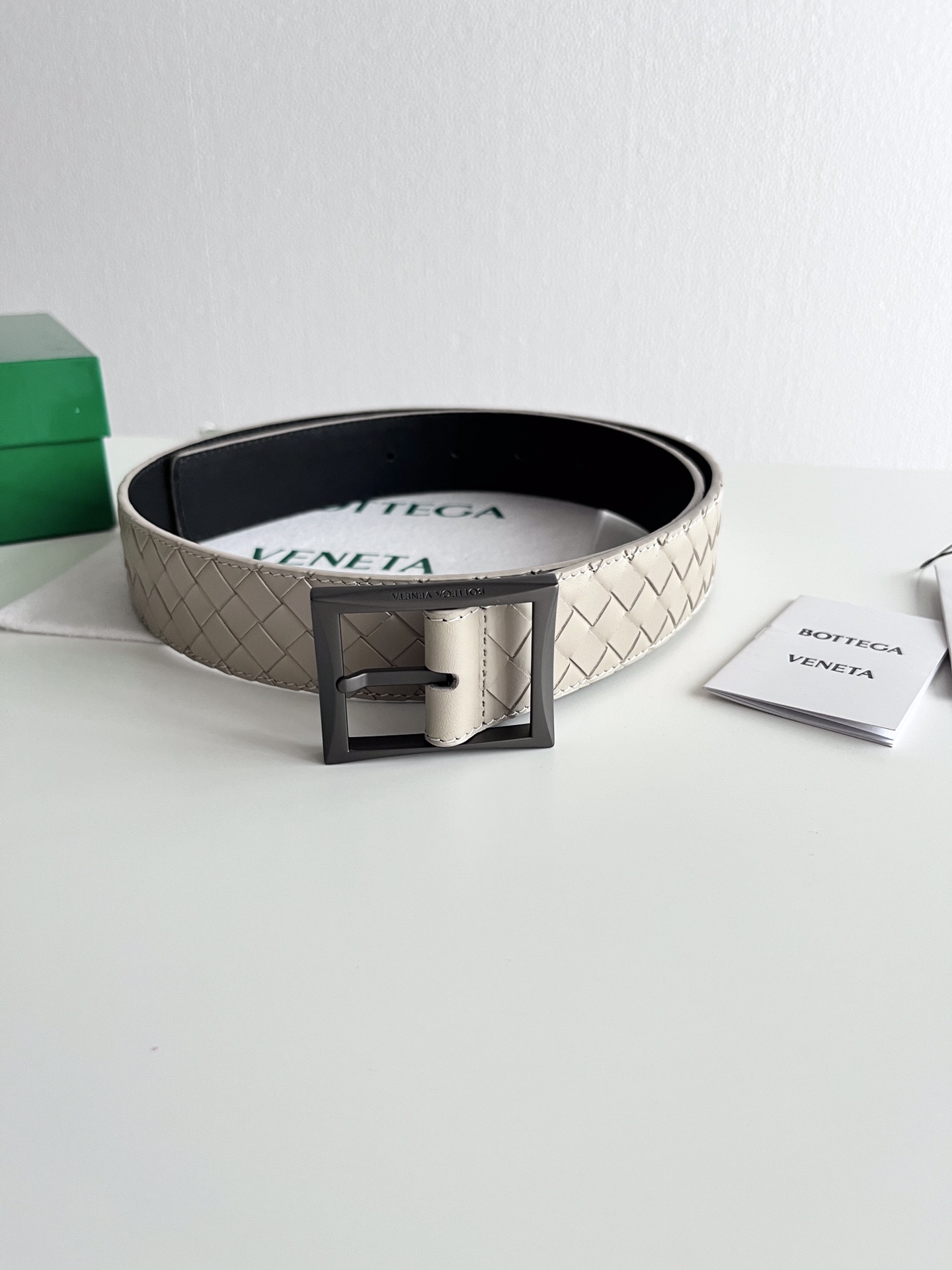 Bottega Veneta intreccio woven cowhide double-sided waistband with a width of 3.5cm