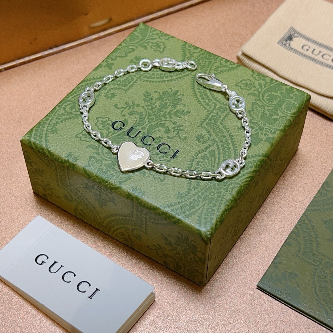 Gucci heart chain bracelet