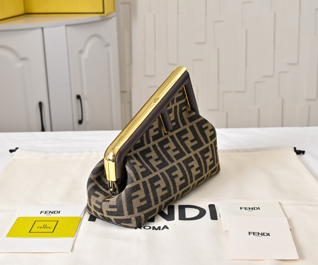 FENDI First Shoulder Bag 80016