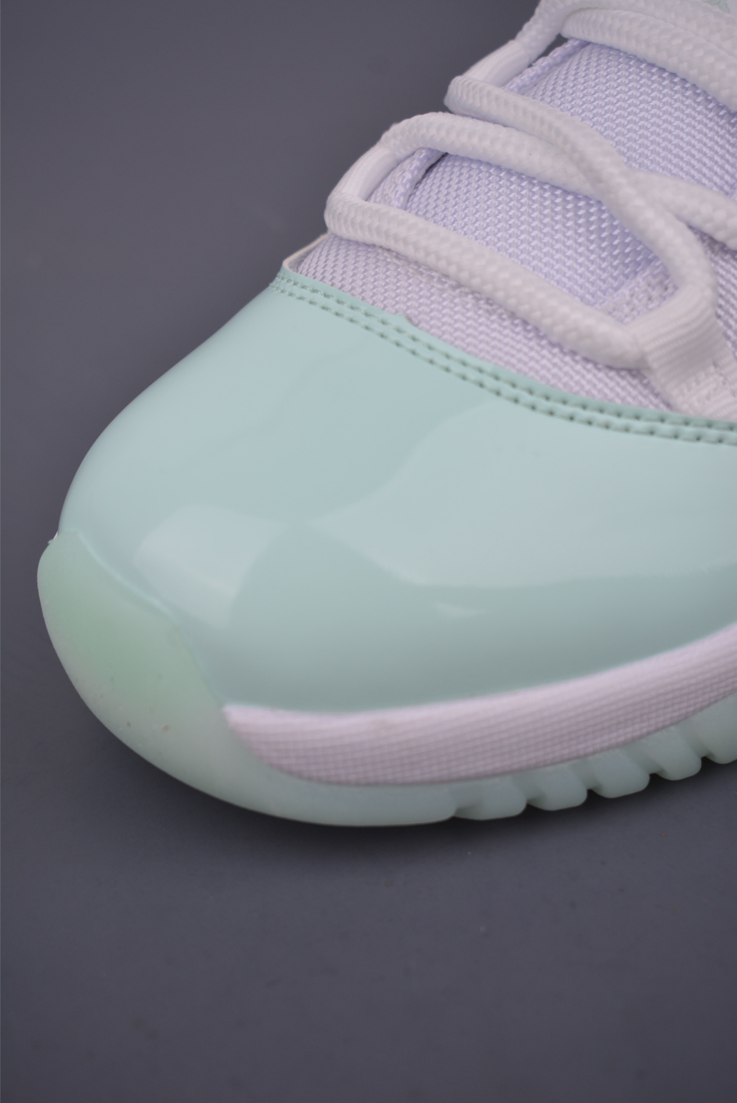 Air Jordan 11 Retro Low 'Igloo' AH7860-103