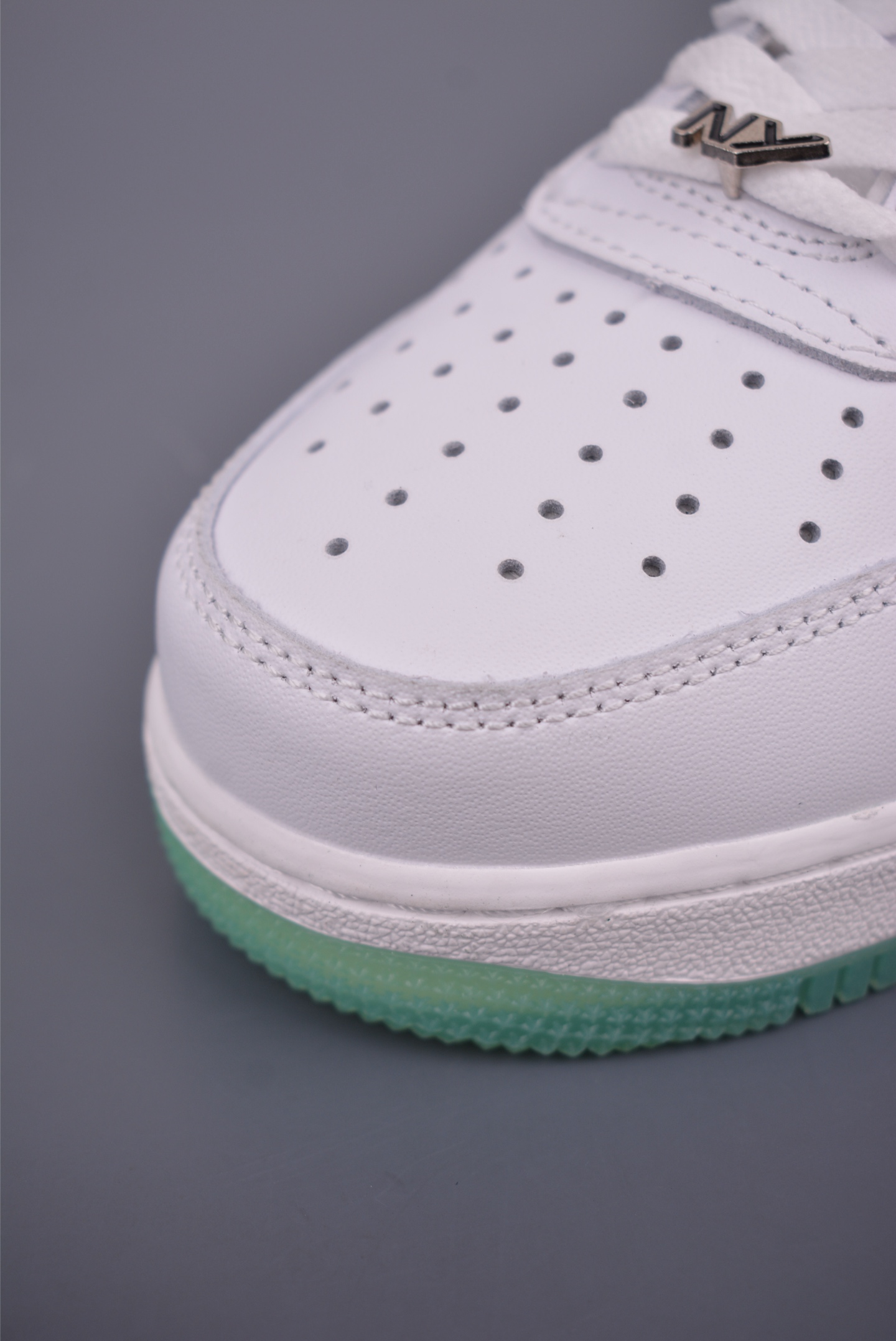 Nike Air Force 1 Low 