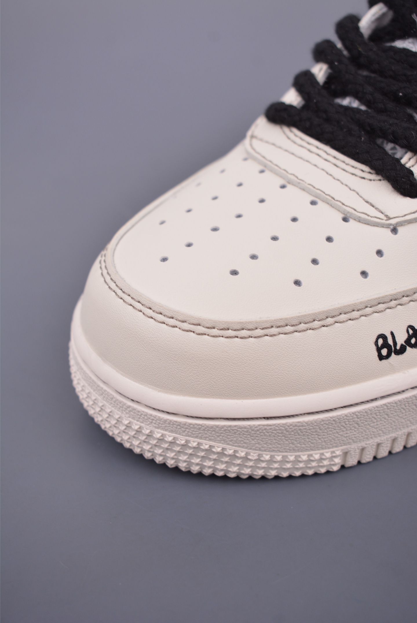 Nike Air Force 1 07 LV8 Low Sneakers Chanel Style Graffiti Black Cat FJ7740-710