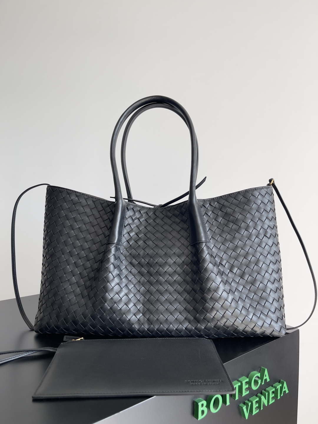 BOTTEGA VENETA 2025 PINACOTECA bag 817166