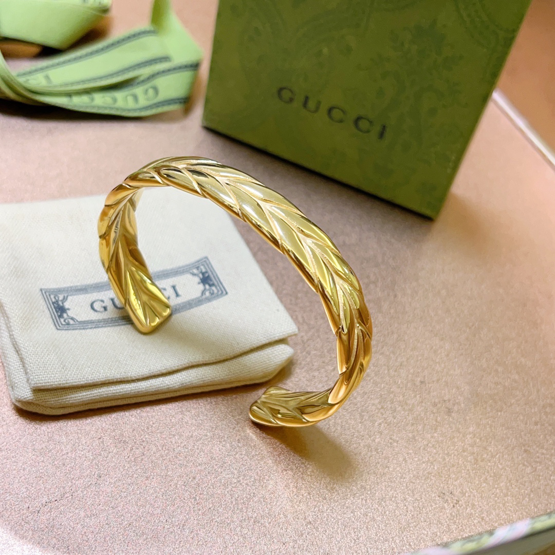 Gucci Braided Line Gold Bracelet