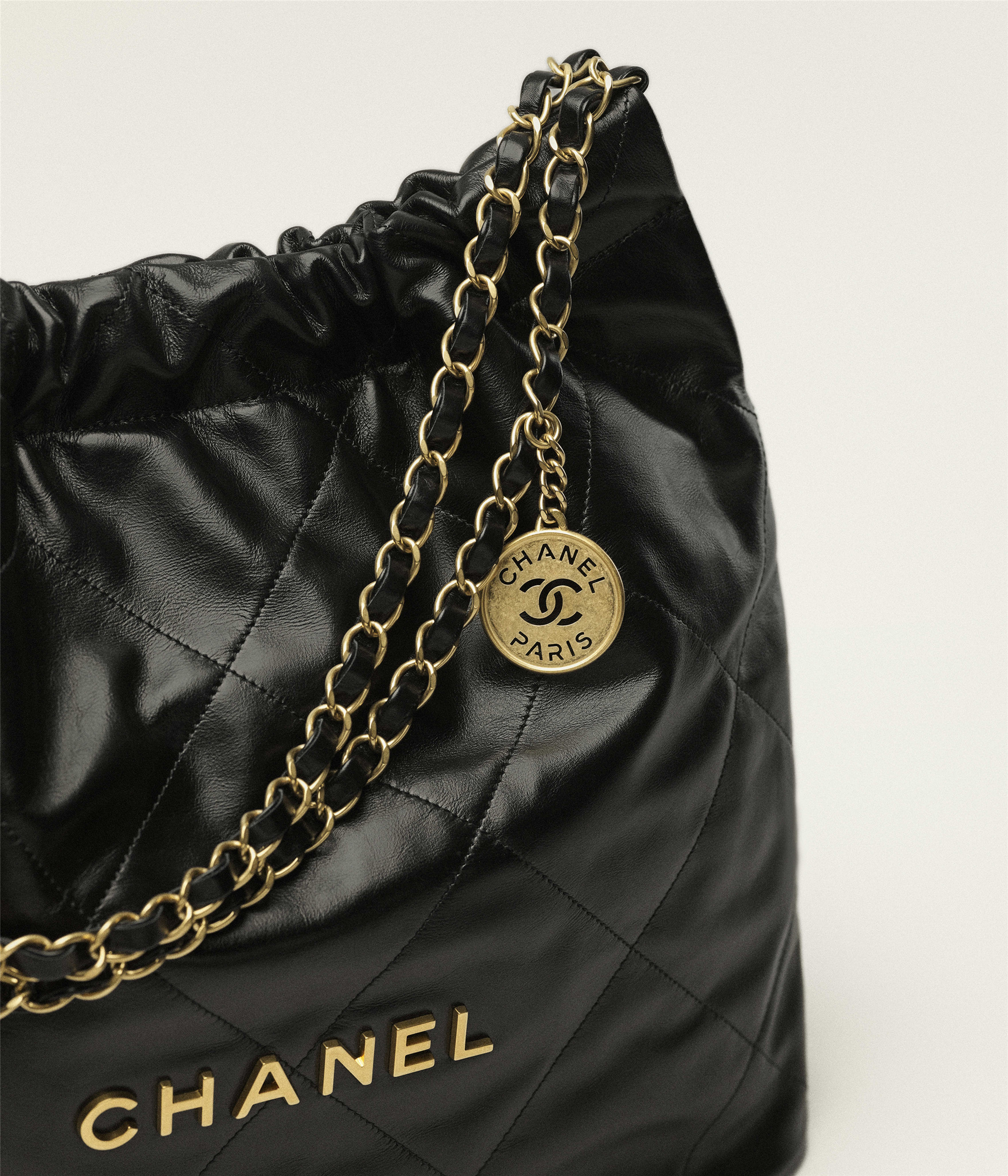 CHANEL 22 Handbag Shiny Calfskin & Gold-Tone Metal Black AS3260-B19059-94305