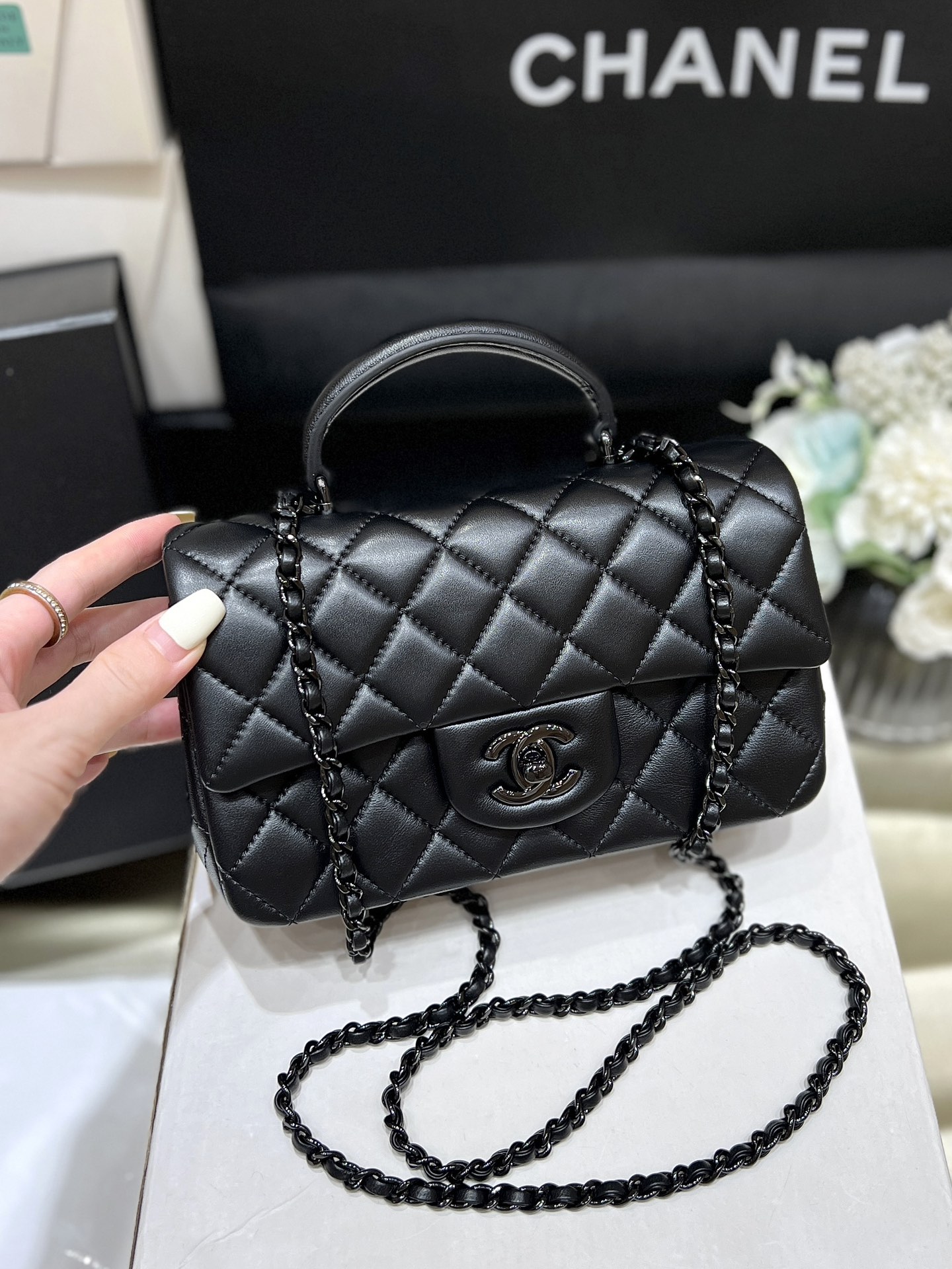 Chanel cf mini handle so black AS2431