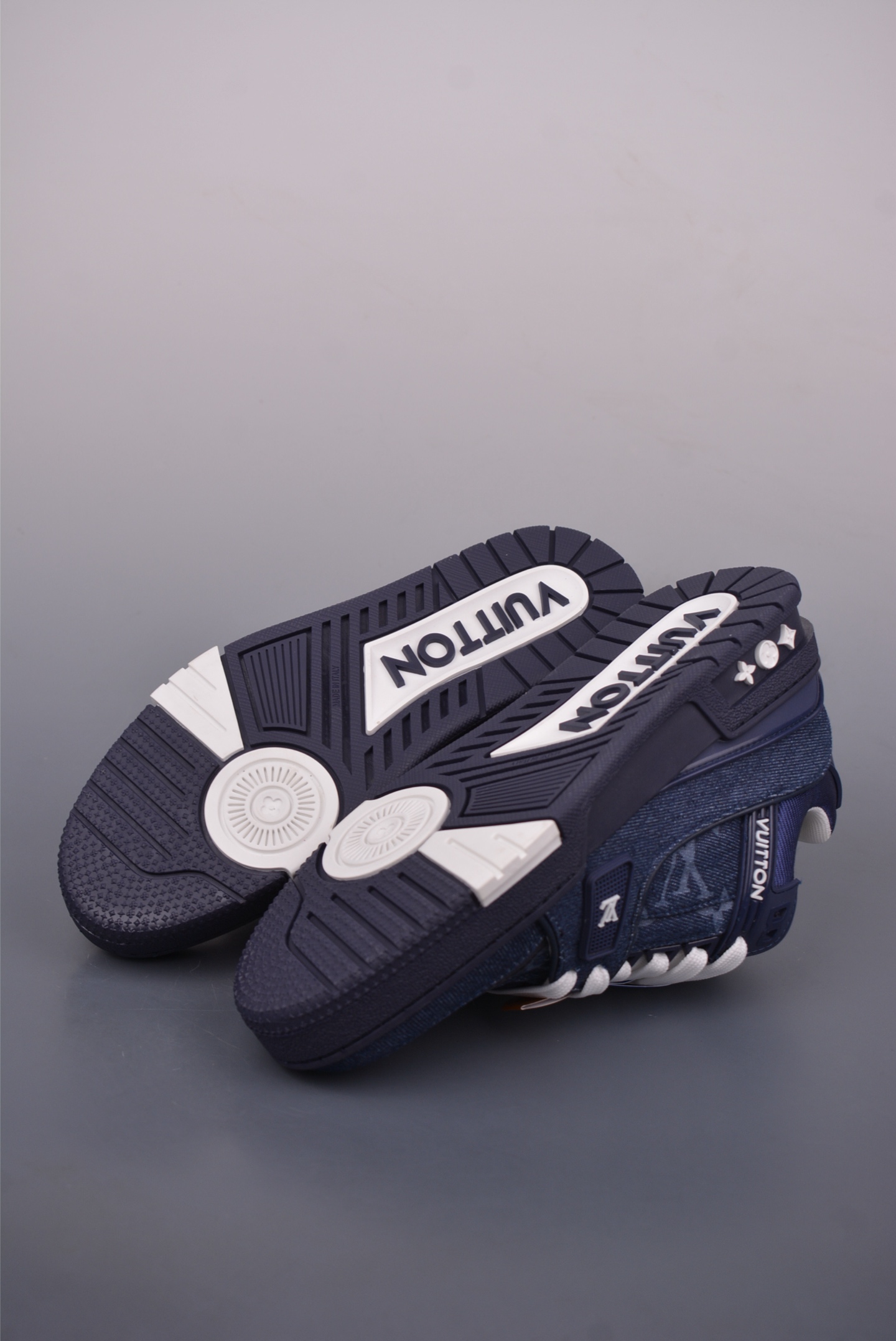 Louis Vuitton Trainer Sneaker Low 