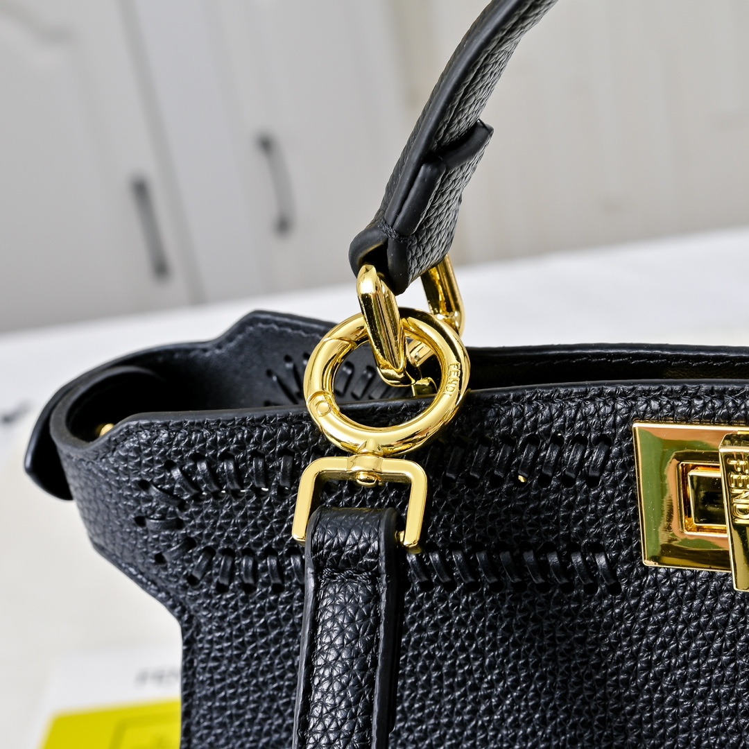 FENDI ekaboo iseeu small bag 3372