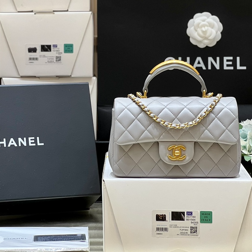 Chanel 22b autumn and winter new preview series cf mini handle AS2431