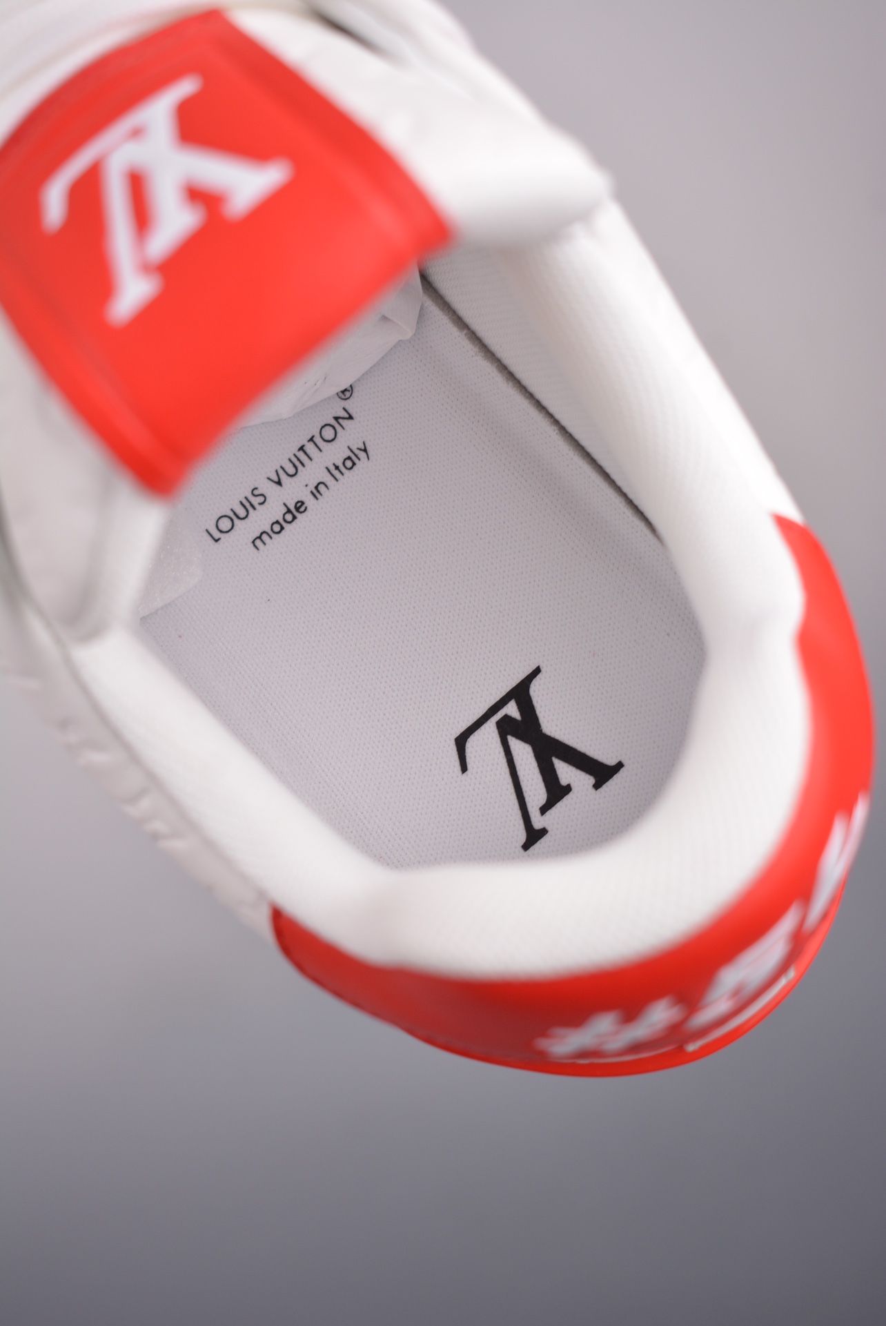 Louis Vuitton Trainer Sneaker Low Red and White Signature 1AANFJ