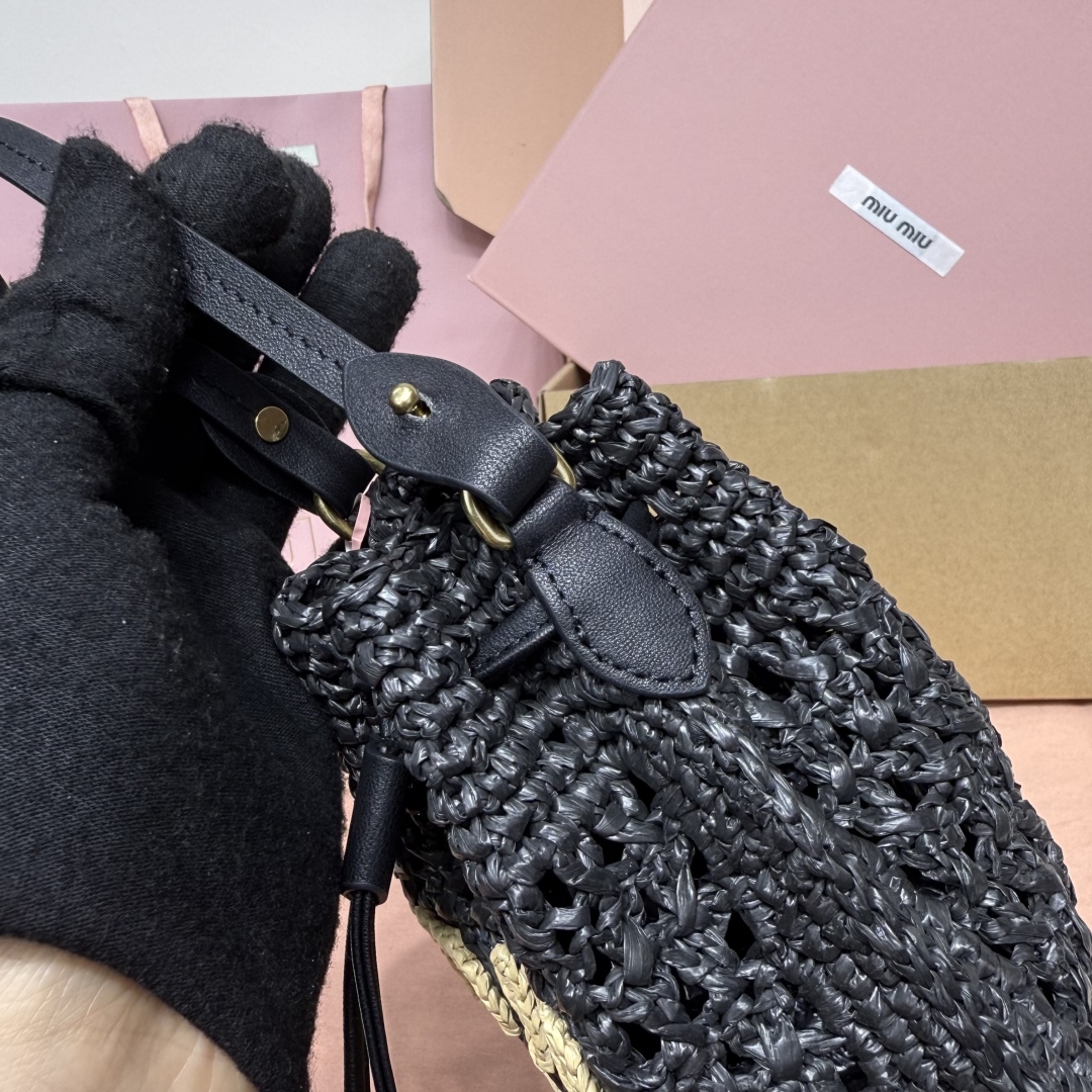 Miu Miu woven raffia bag 5ND016