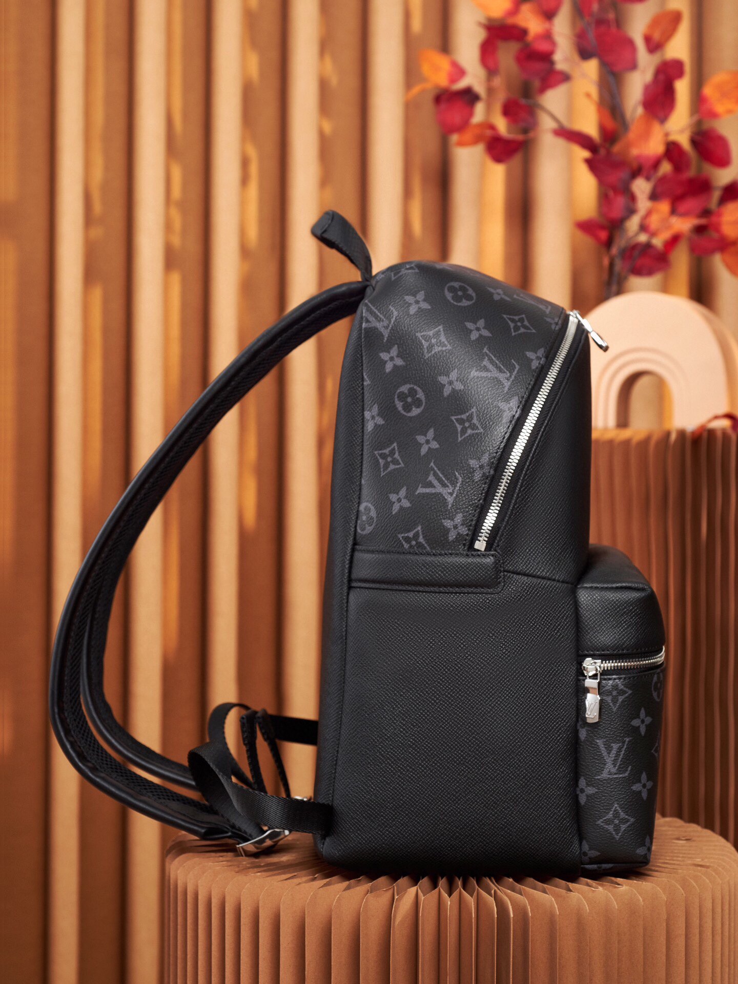 Louis Vuitton DISCOVERY Backpack M30230