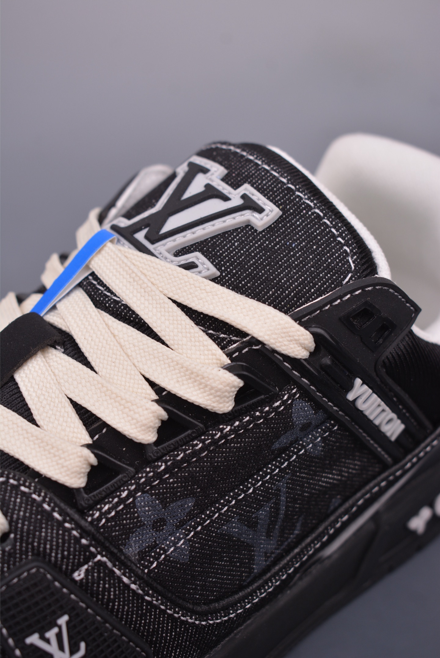 Louis Vuitton Trainer Sneaker Low 