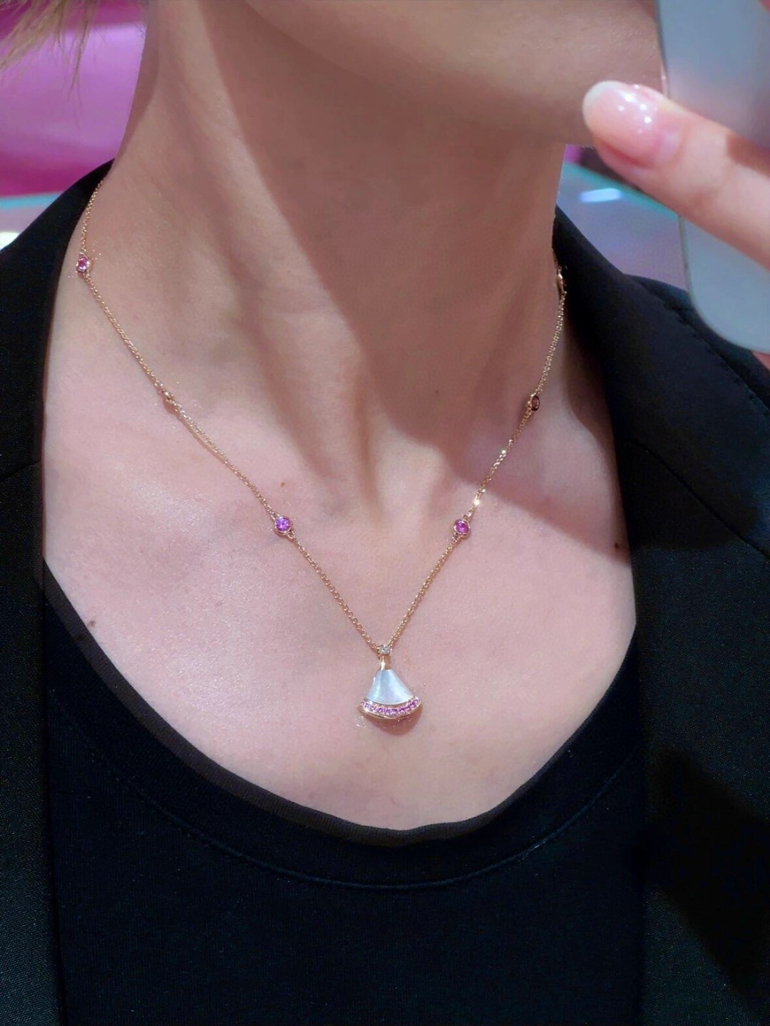 Bulgari diamond fan-shaped necklace