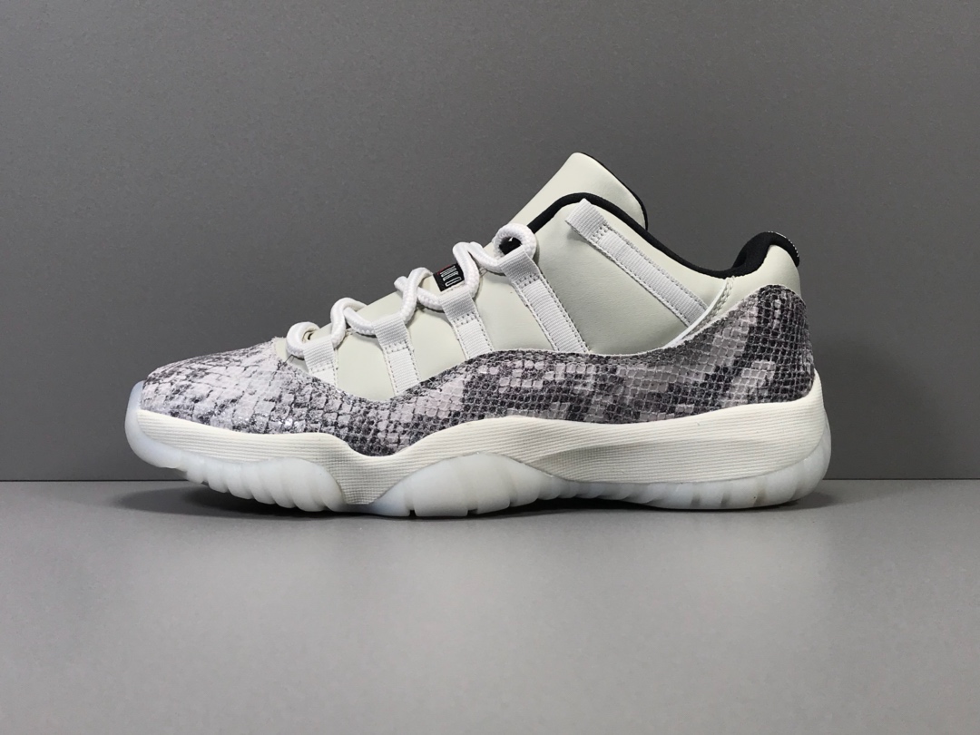 Nike Air Jordan 11 Retro Low