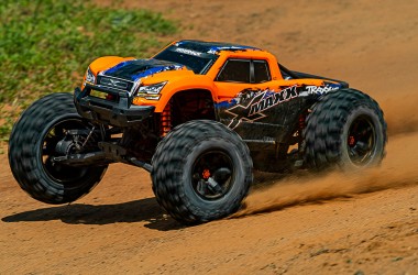 X-MAXX 4x4 new 8S version RTR complete set with 2x 4S / 5000 mAh batteries + Dual charger 2x120W