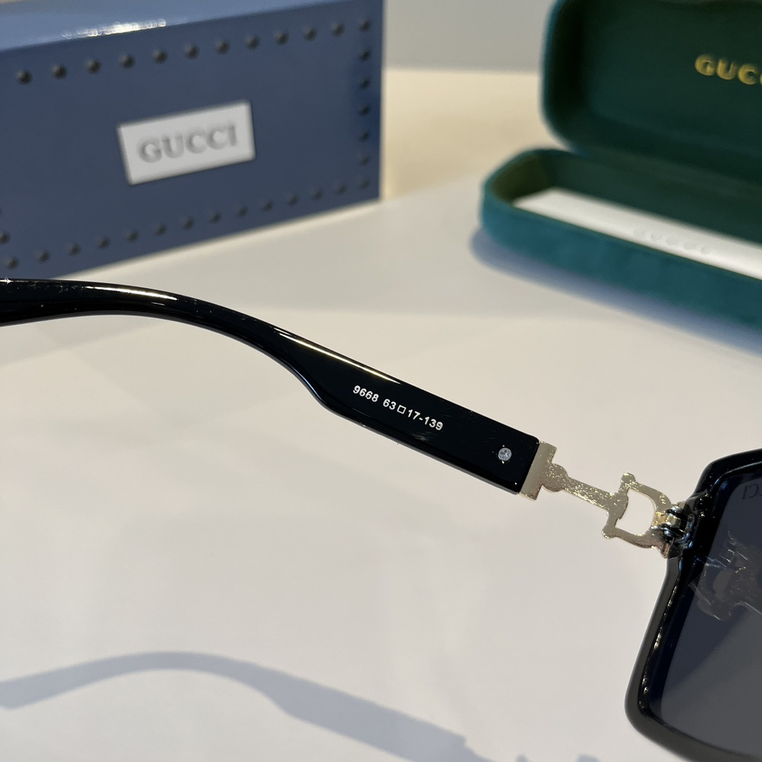 Gucci Square Frame Sunglasses