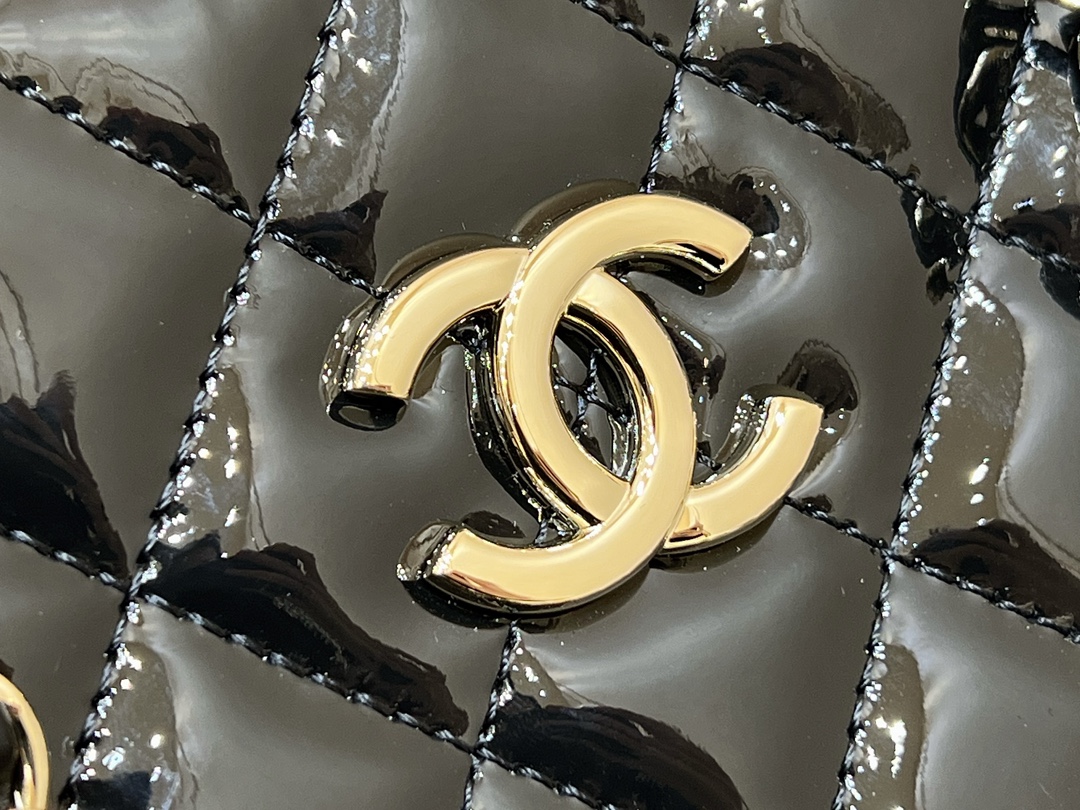 Chanel 23S Spring/Summer Collection Patent Leather Shell Bag AP3969