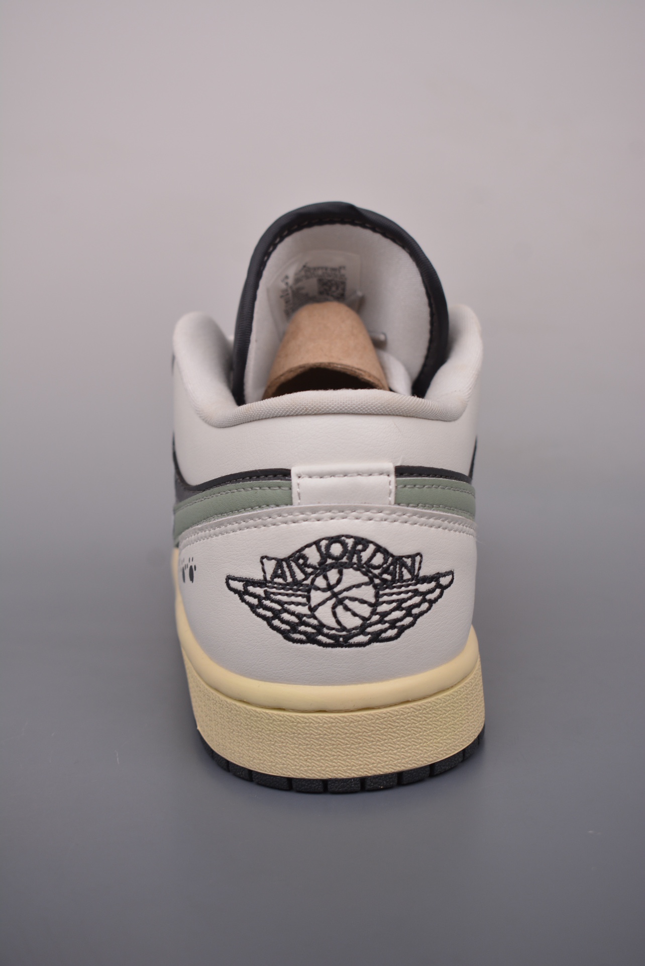 Air Jordan 1 Pouting Panda Gray  DC0774-001