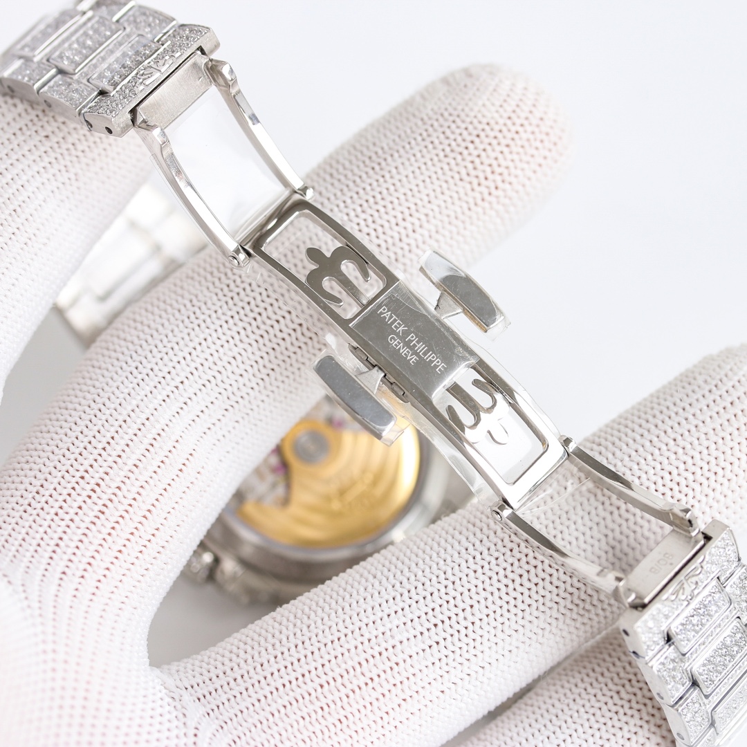 Patek Philippe 7021 Ladies Nautilus