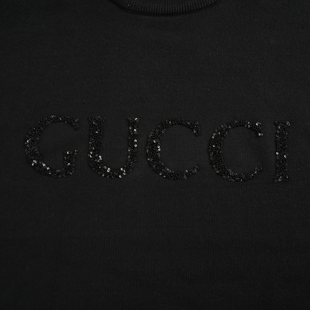 Gucci 24Fw glitter logo sweater