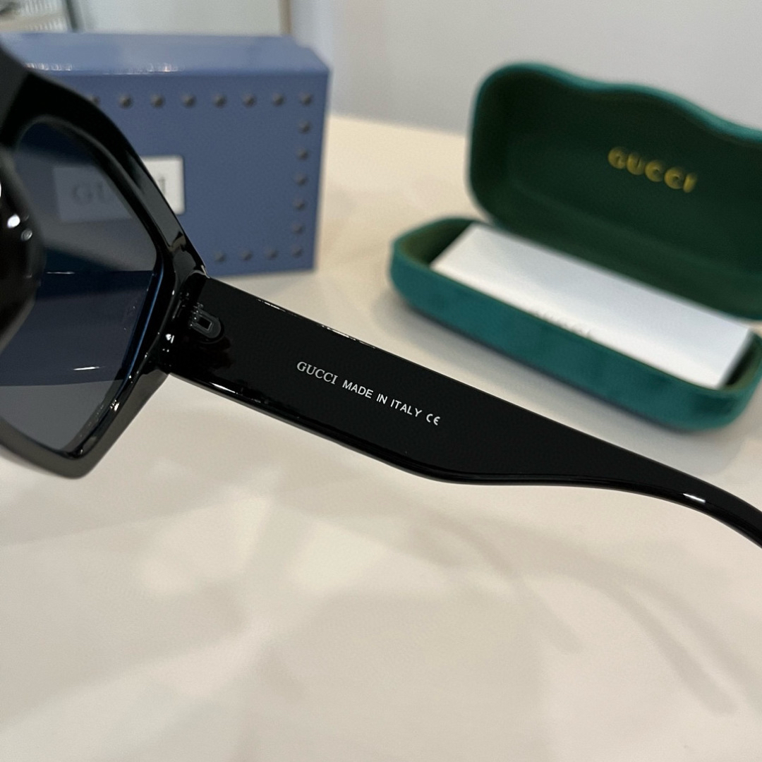 Gucci Round Frame Sunglasses