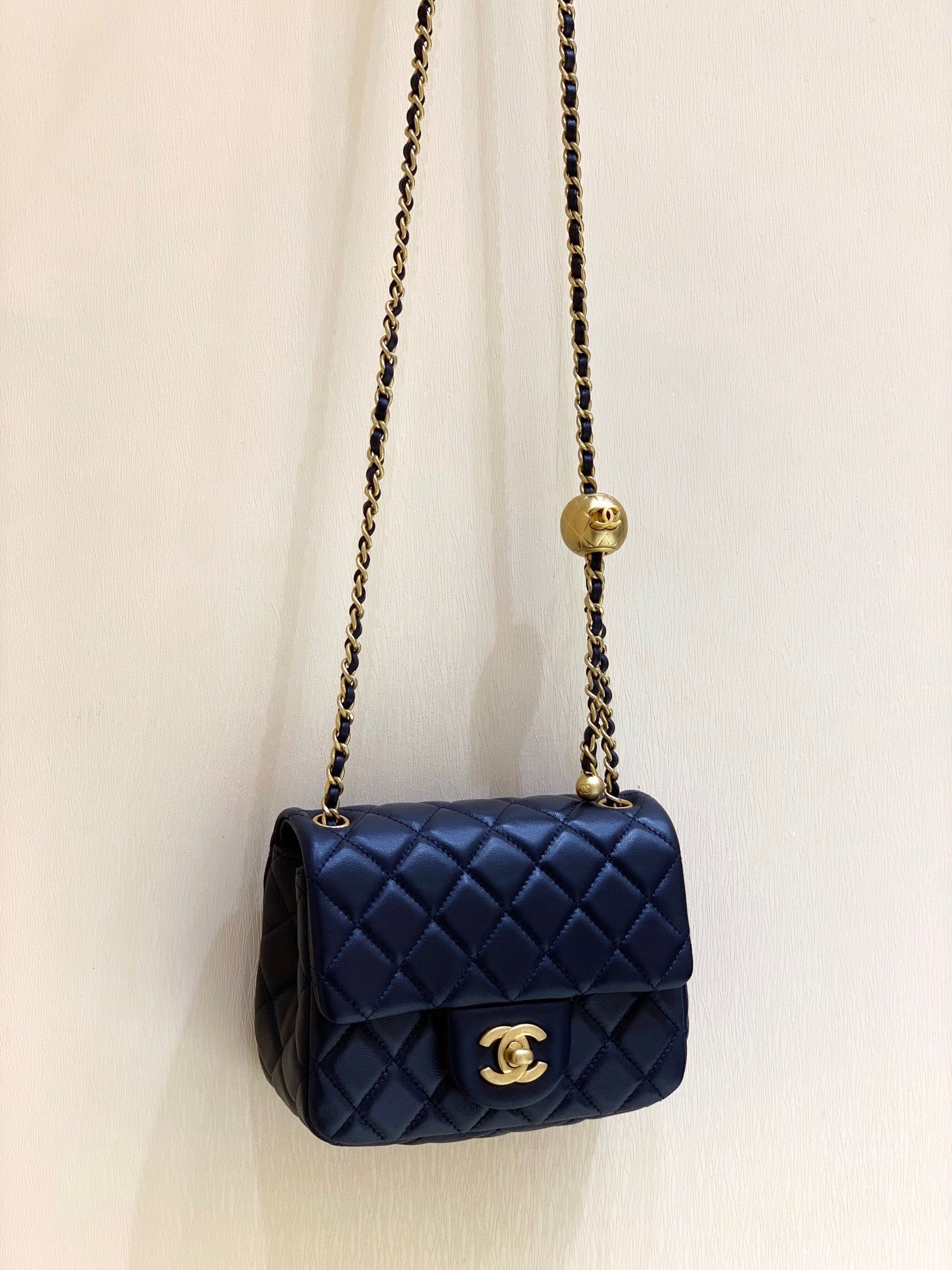 Chanel 23K cf mini chain bag AS1786