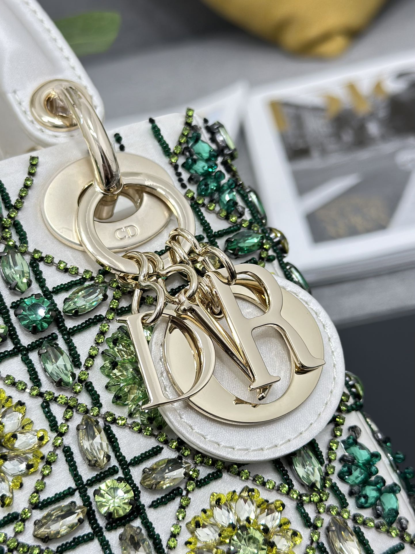 Dior Lady three-grid embroidery white and green diamonds horizontal version Princess Diana bag M0505