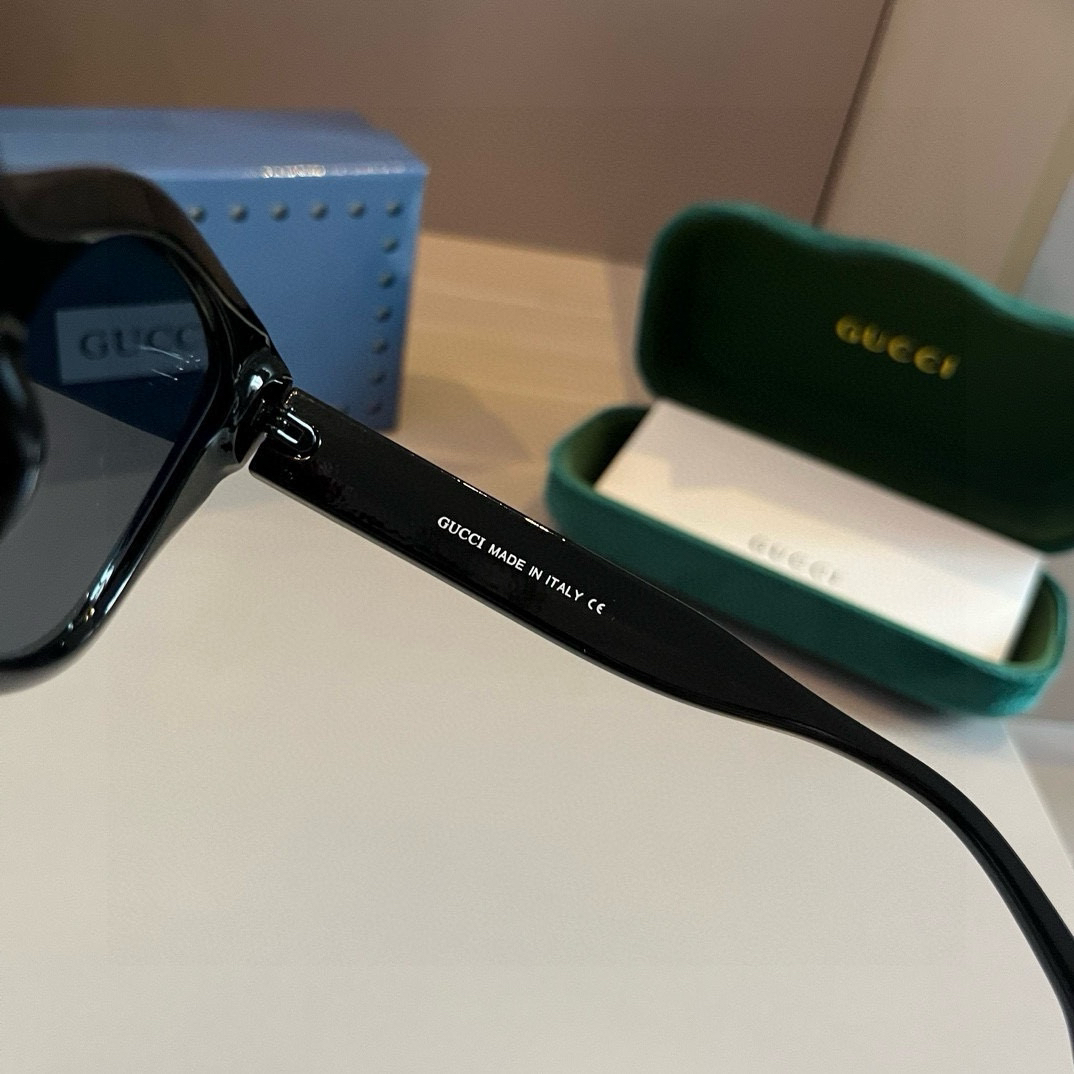 Gucci Round Frame Sunglasses