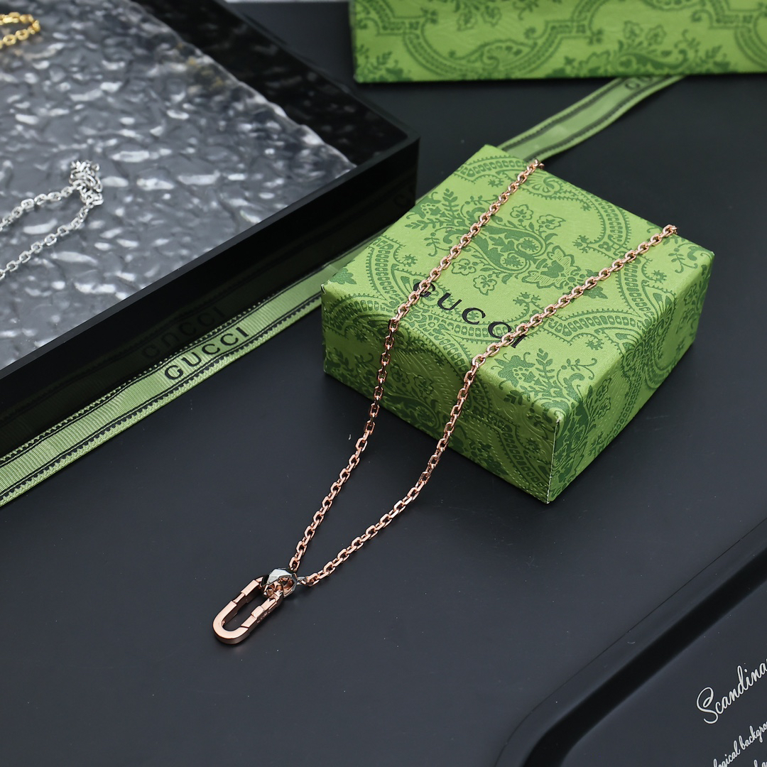 Gucci Link to Love series rose gold chain necklace