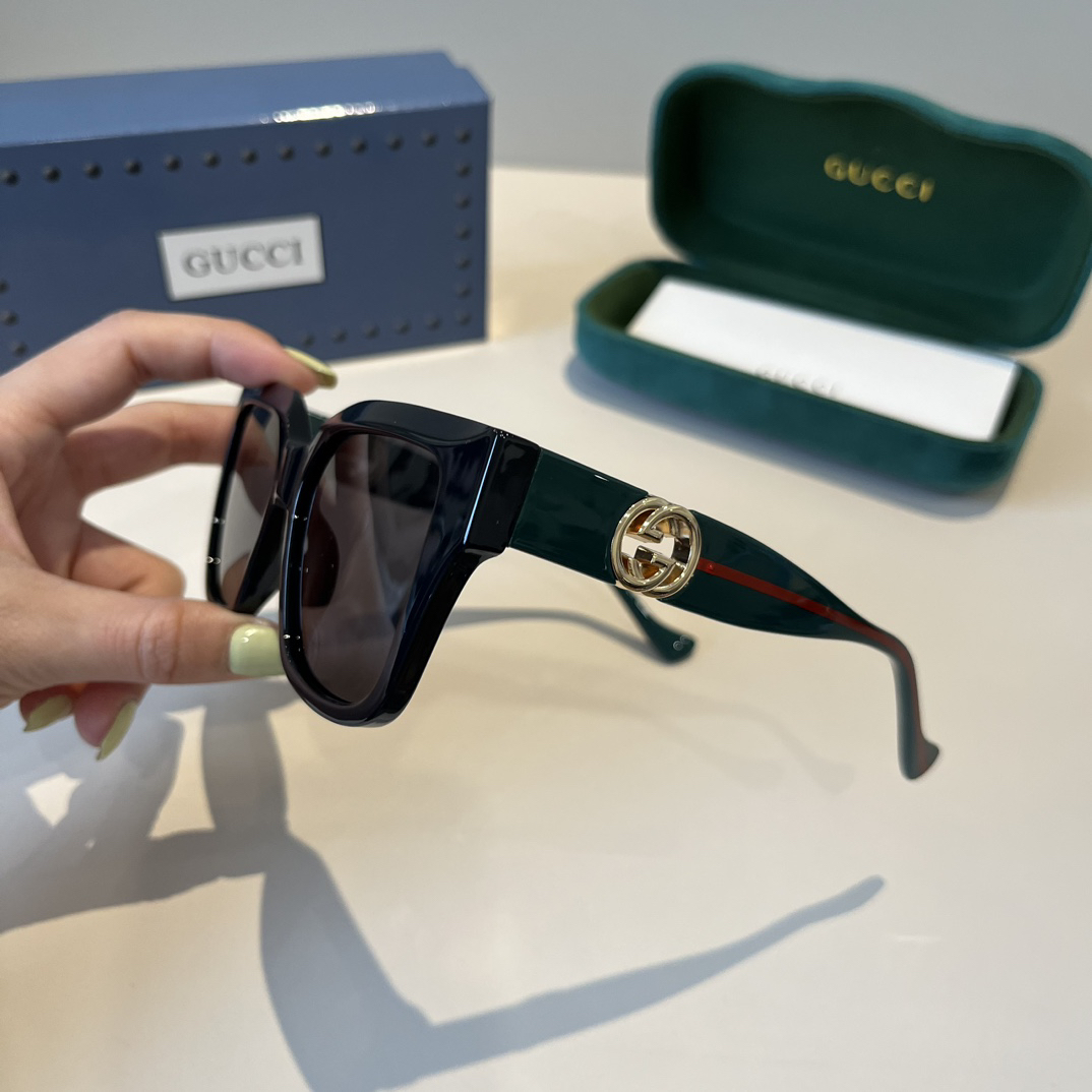 Gucci Round Frame Sunglasses