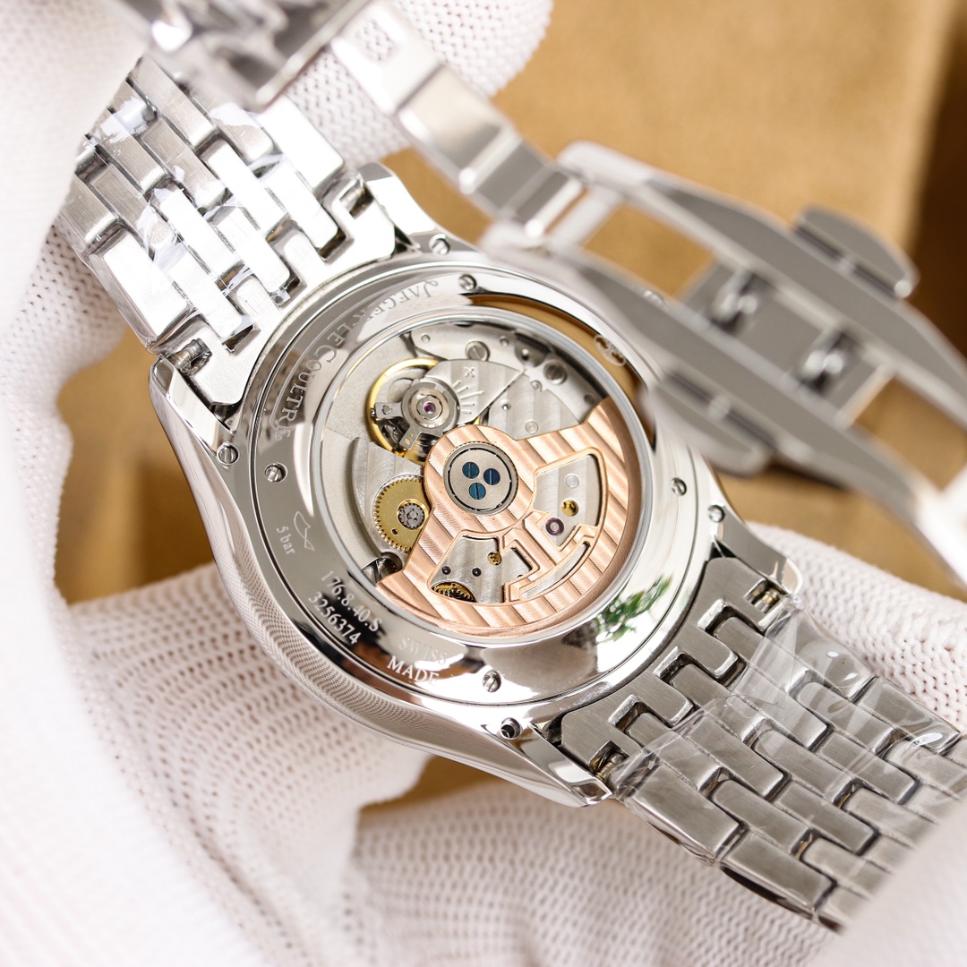 Jaeger-LeCoultre Master Ultra-Thin sector dial